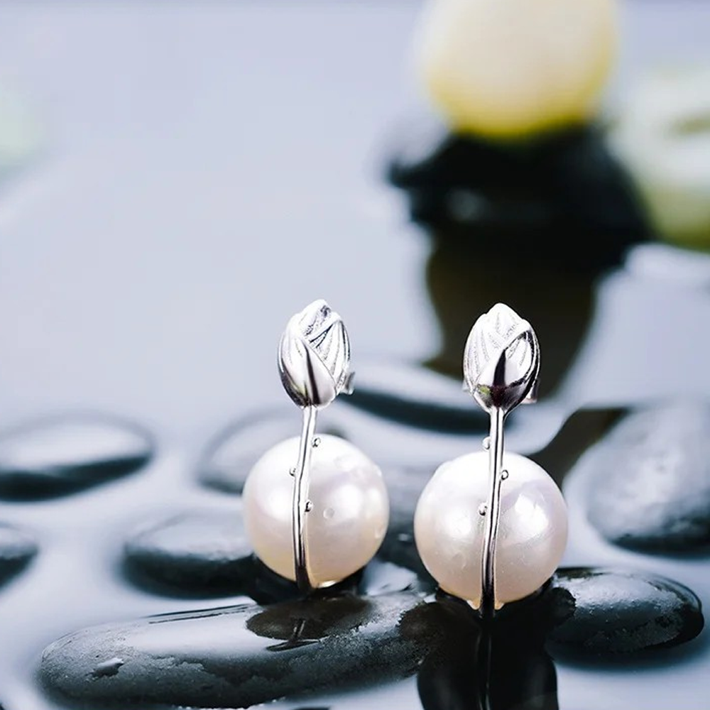 Elegante Ohrringe Lotus Blume und Shellperle, 925er Silber