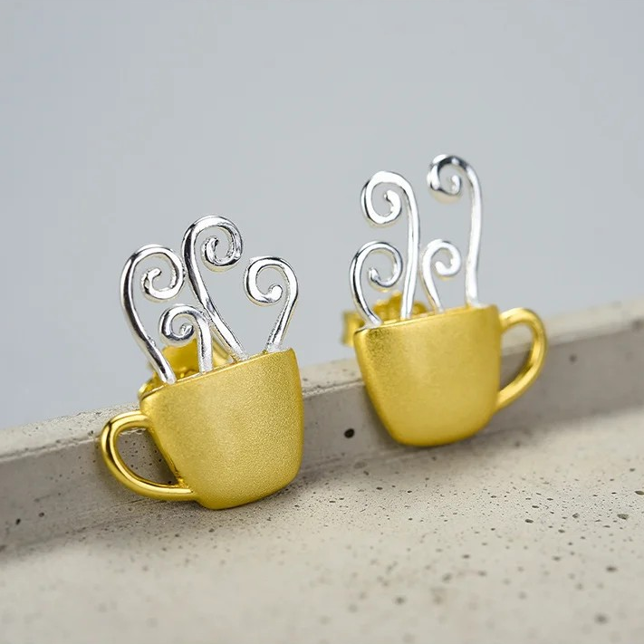 Tasse mit heißem Kaffee Ohrstecker, 925er Silber, 18K Gold