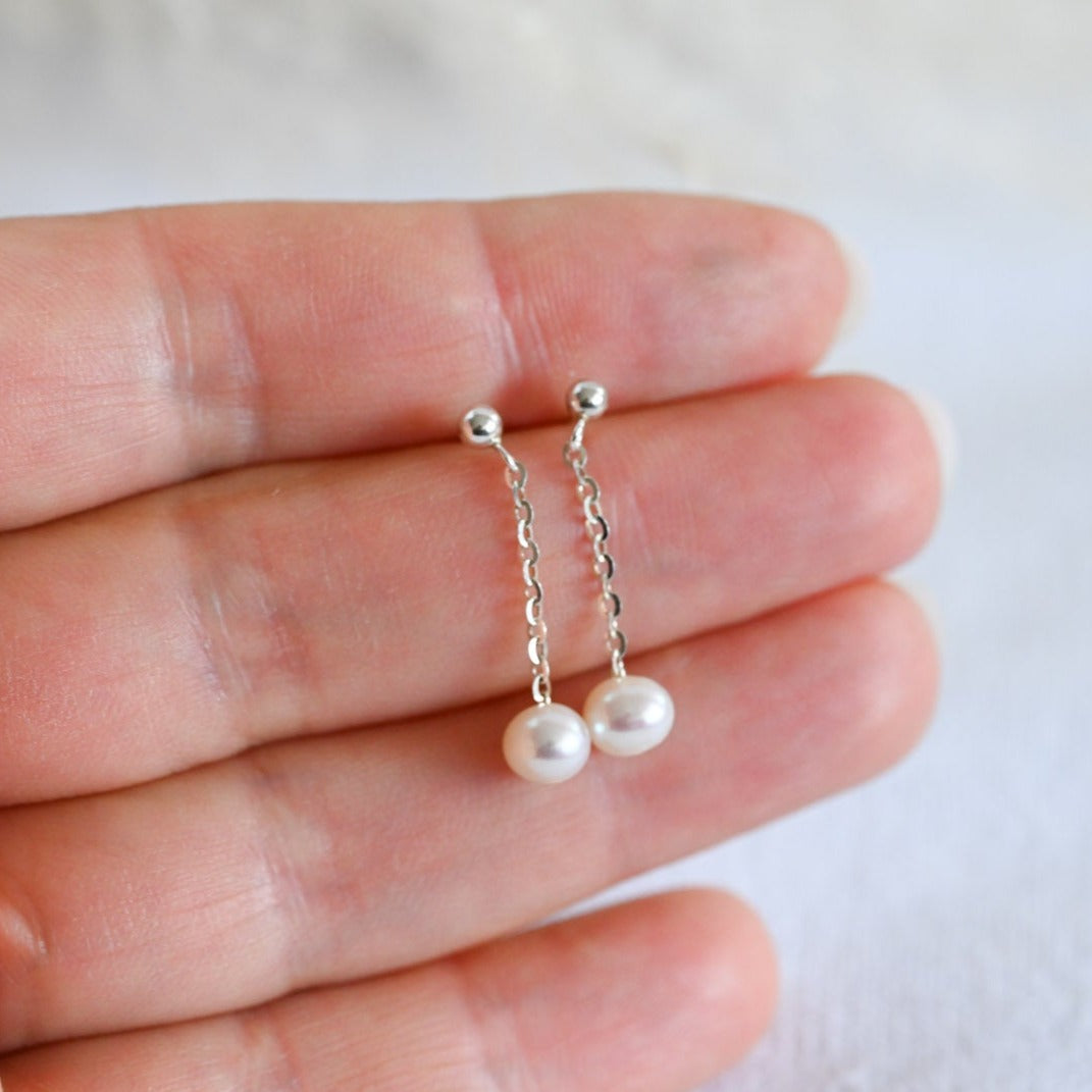 Handmade minimalist chain earrings, freshwater pearl, 925 silver