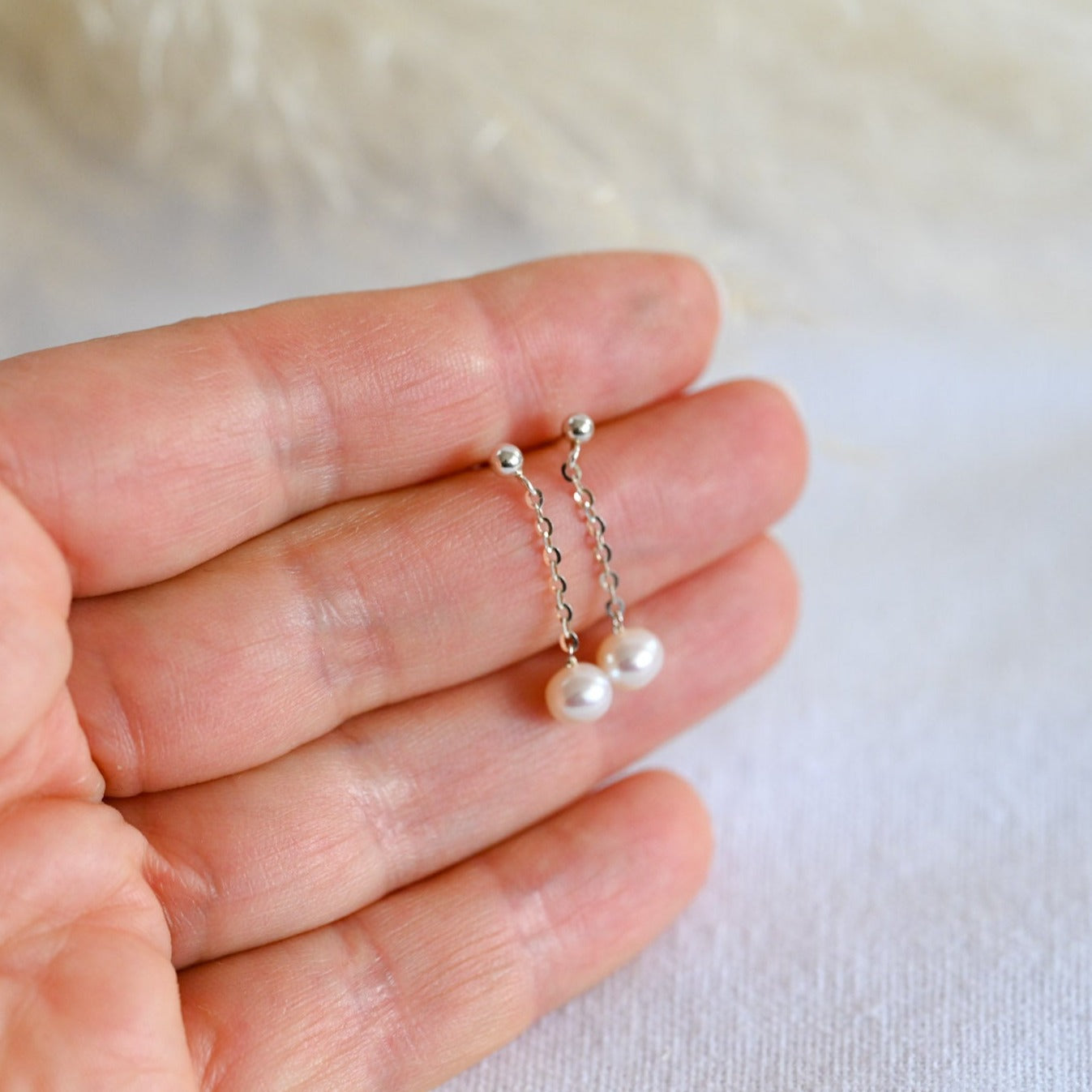 Handmade minimalist chain earrings, freshwater pearl, 925 silver