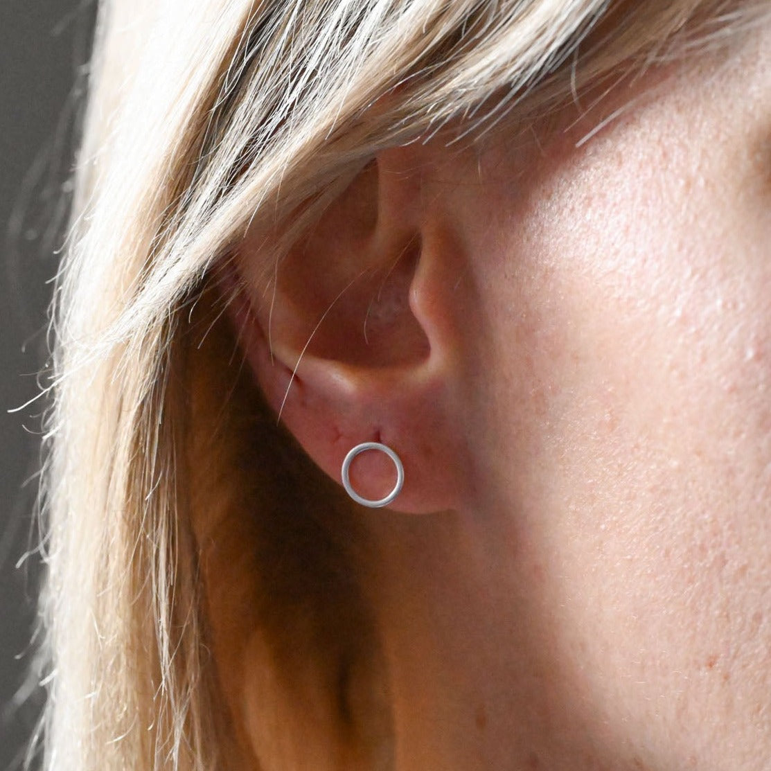 Simple circle stud earrings