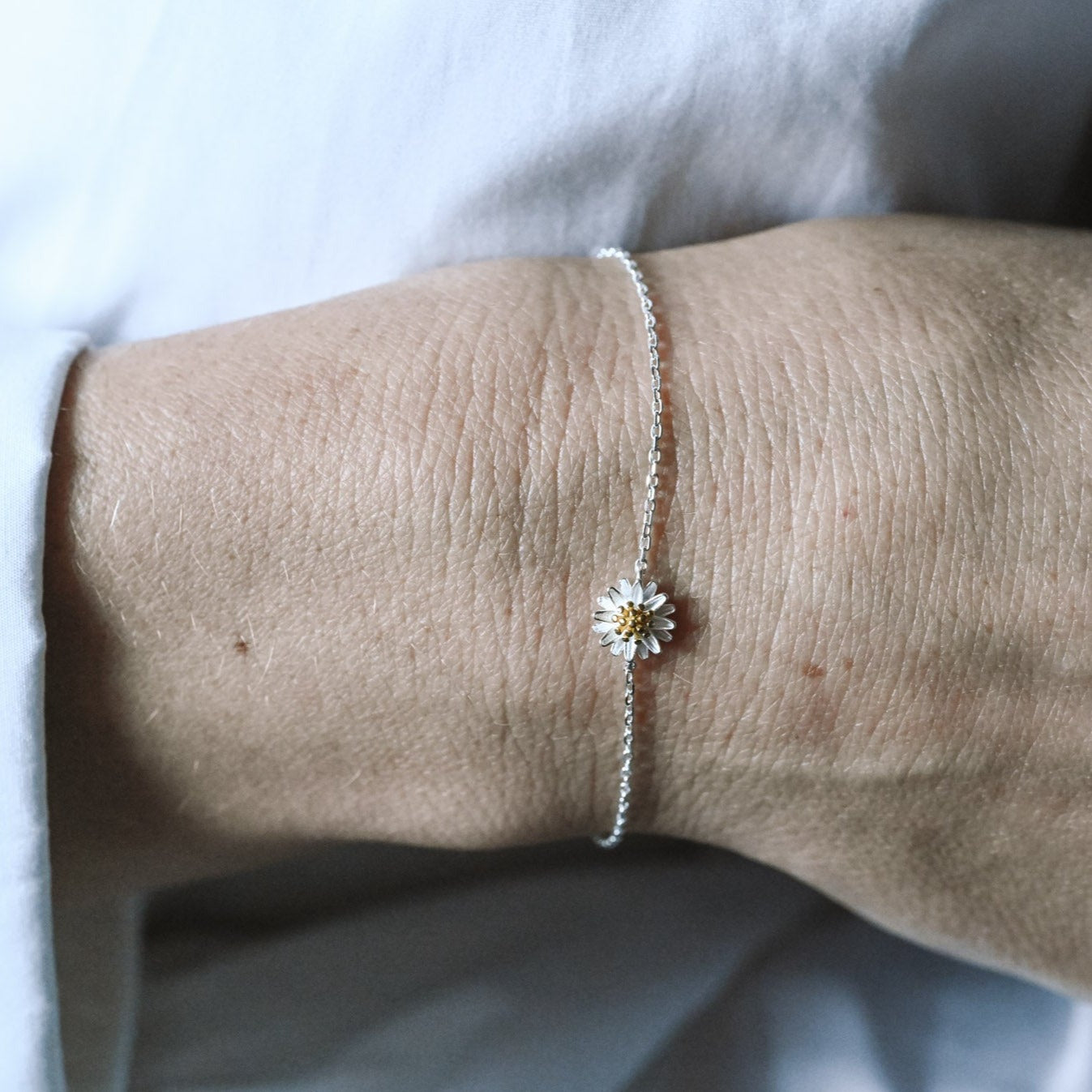 Adjustable bracelet small daisies, 925 silver, 18K gold