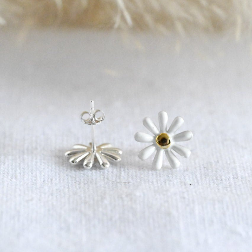 Small white chamomile stud earrings, 925 Sterling silver, enamel