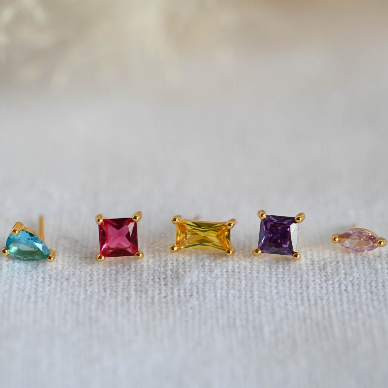 Asymmetrische Ohrstecker 5 Stück mit buntem Zirkon, 925er Silber, 18K Gold