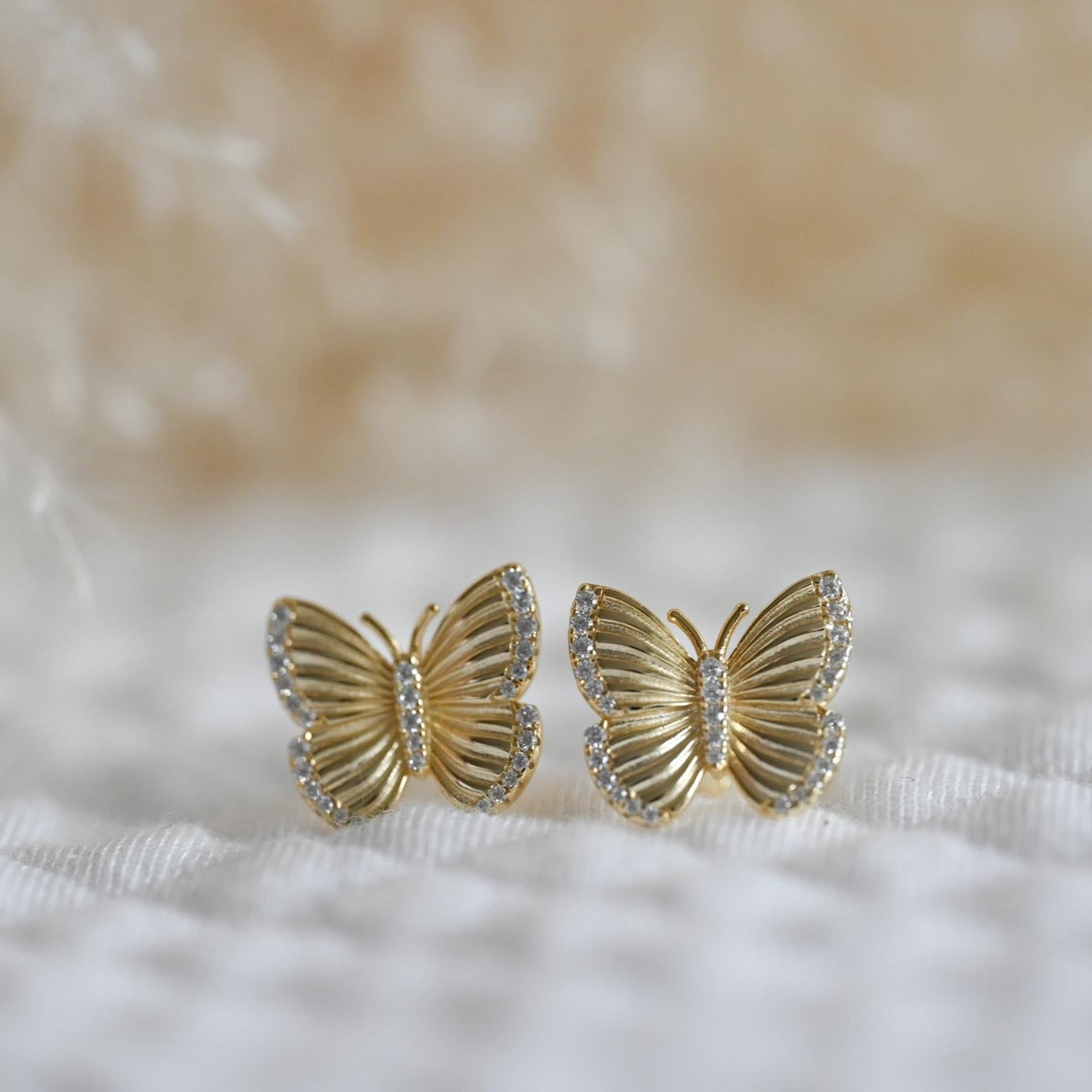 Adjustable ring "Large fluttering butterflies"