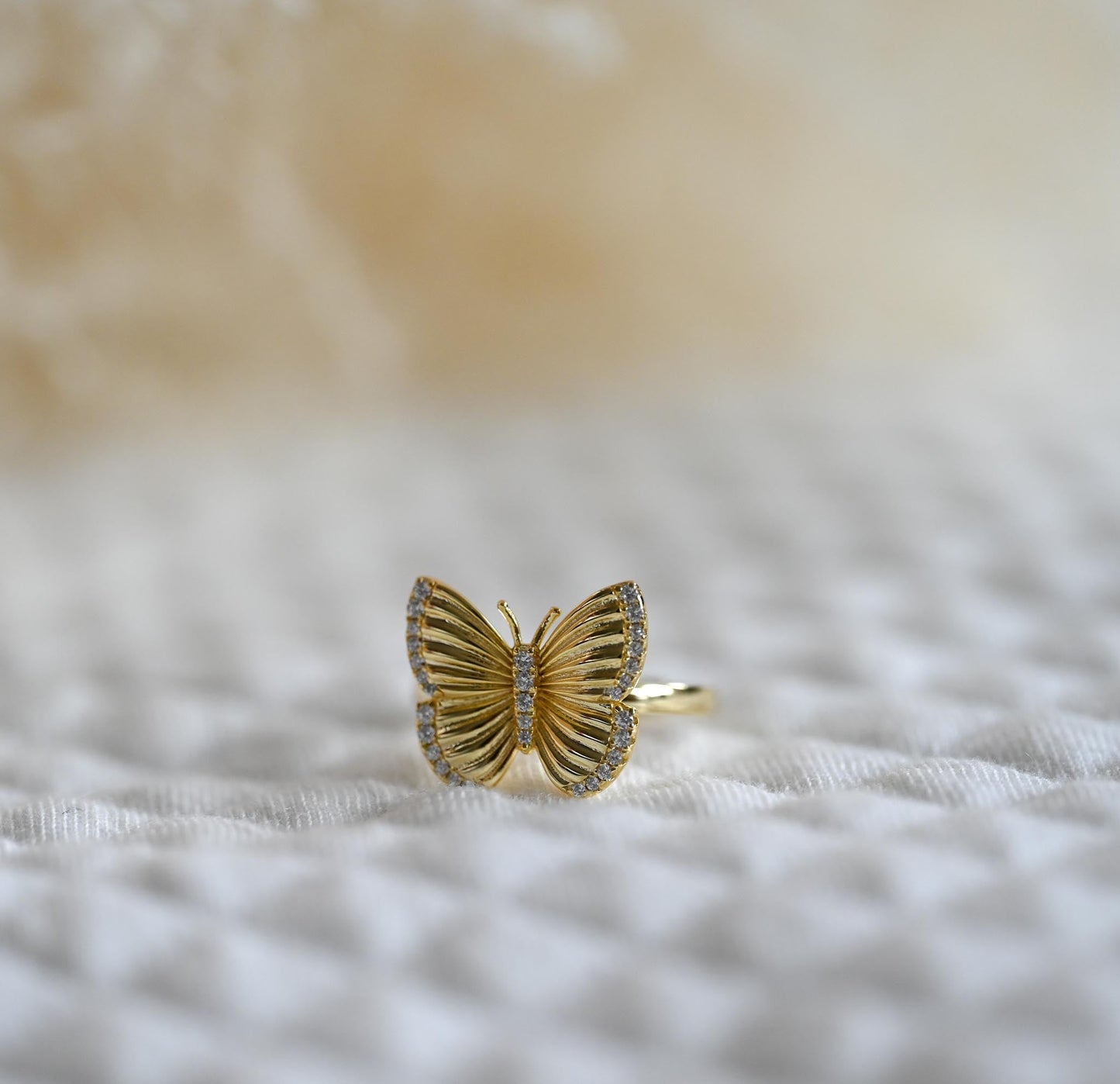 Adjustable ring "Large fluttering butterflies"
