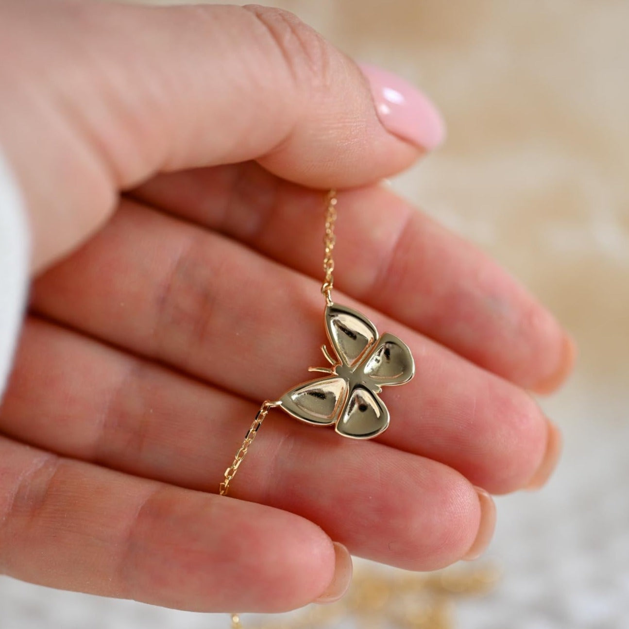 Necklace "Large fluttering butterflies"