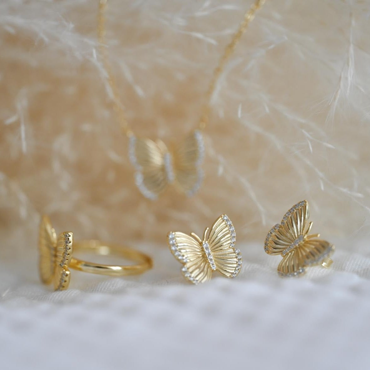Adjustable ring "Large fluttering butterflies"