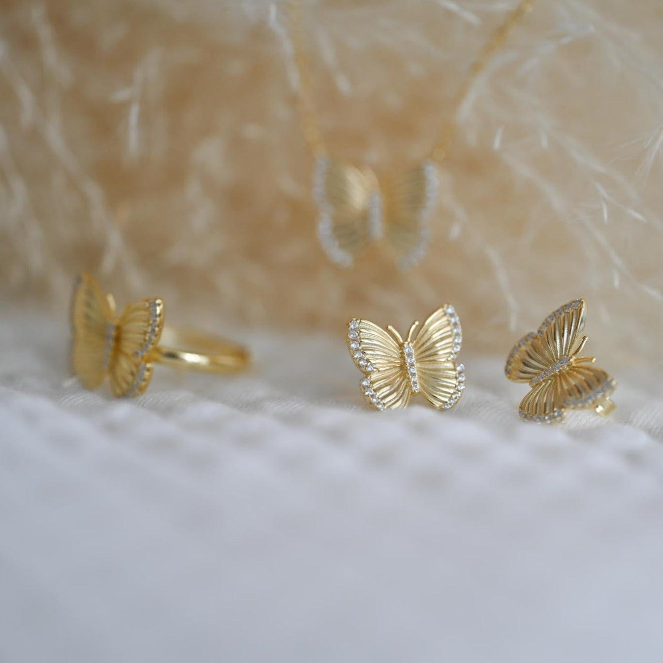 Adjustable ring "Large fluttering butterflies"