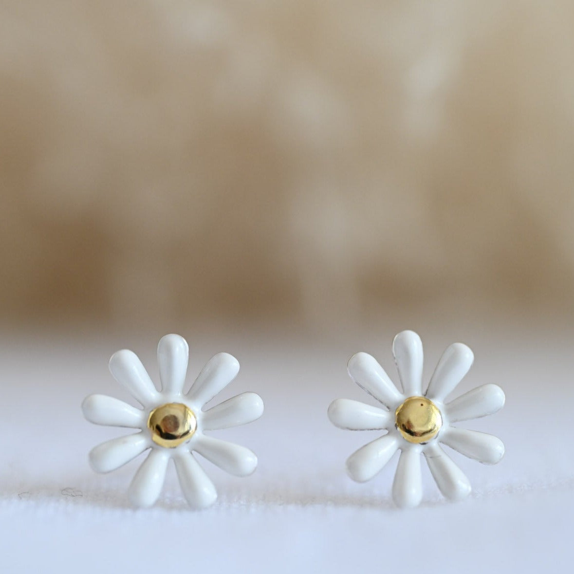 Small white chamomile stud earrings, 925 Sterling silver, enamel