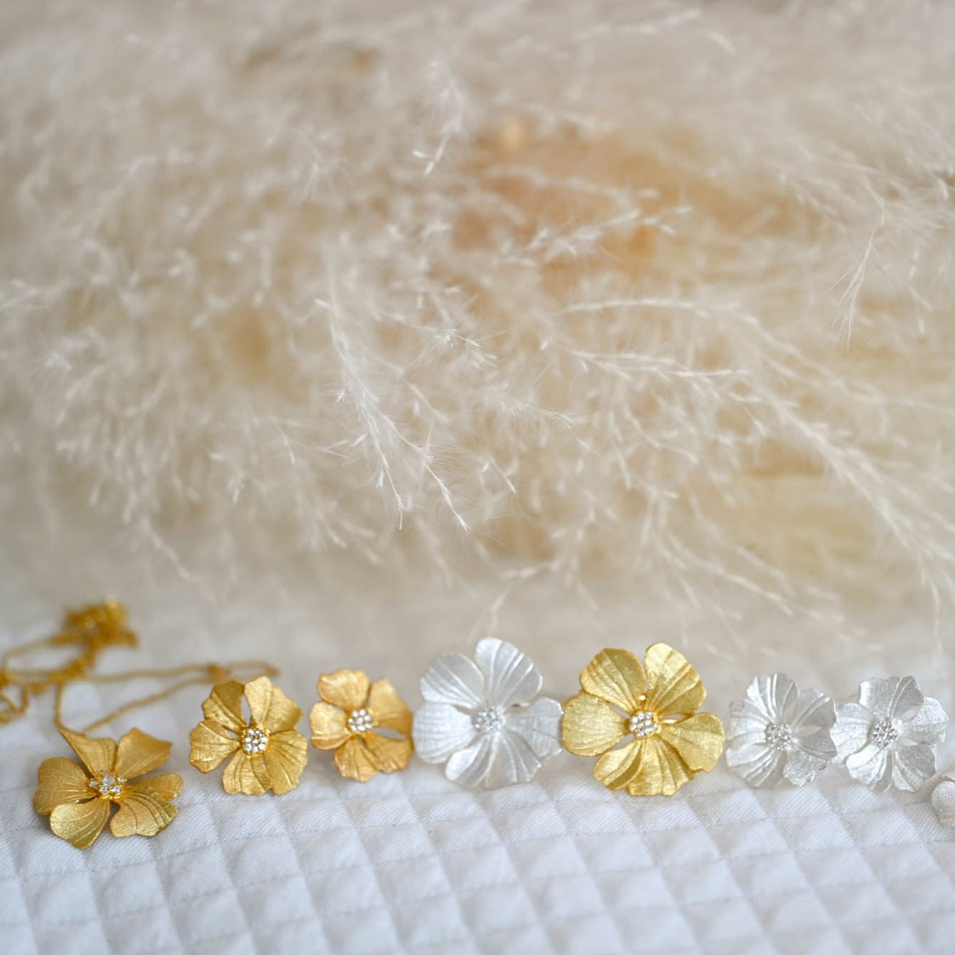 Handgefertigter Ring "Elegante Pfingstrose"