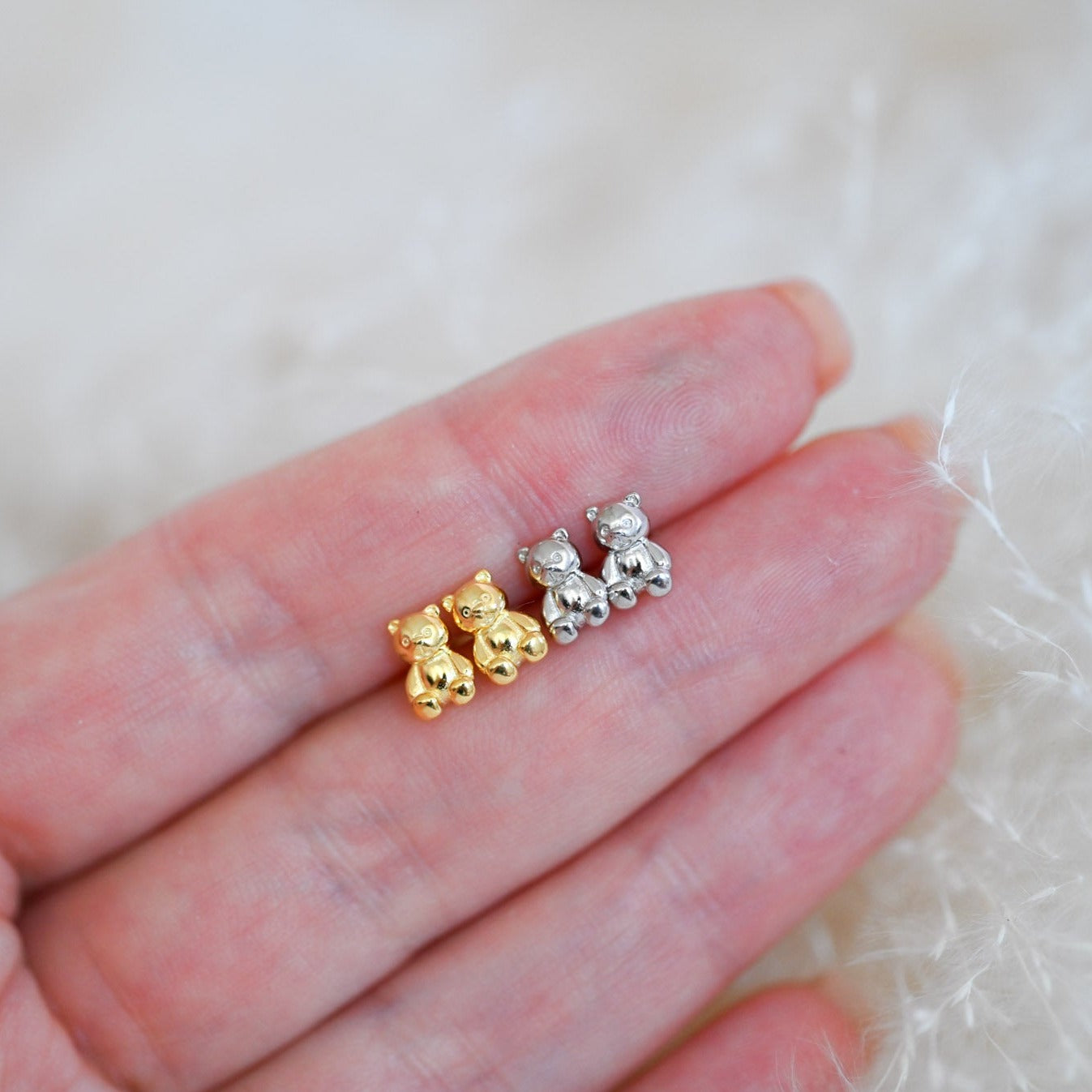 Minimalistische süße Kette mit Teddybär Anhänger Gold