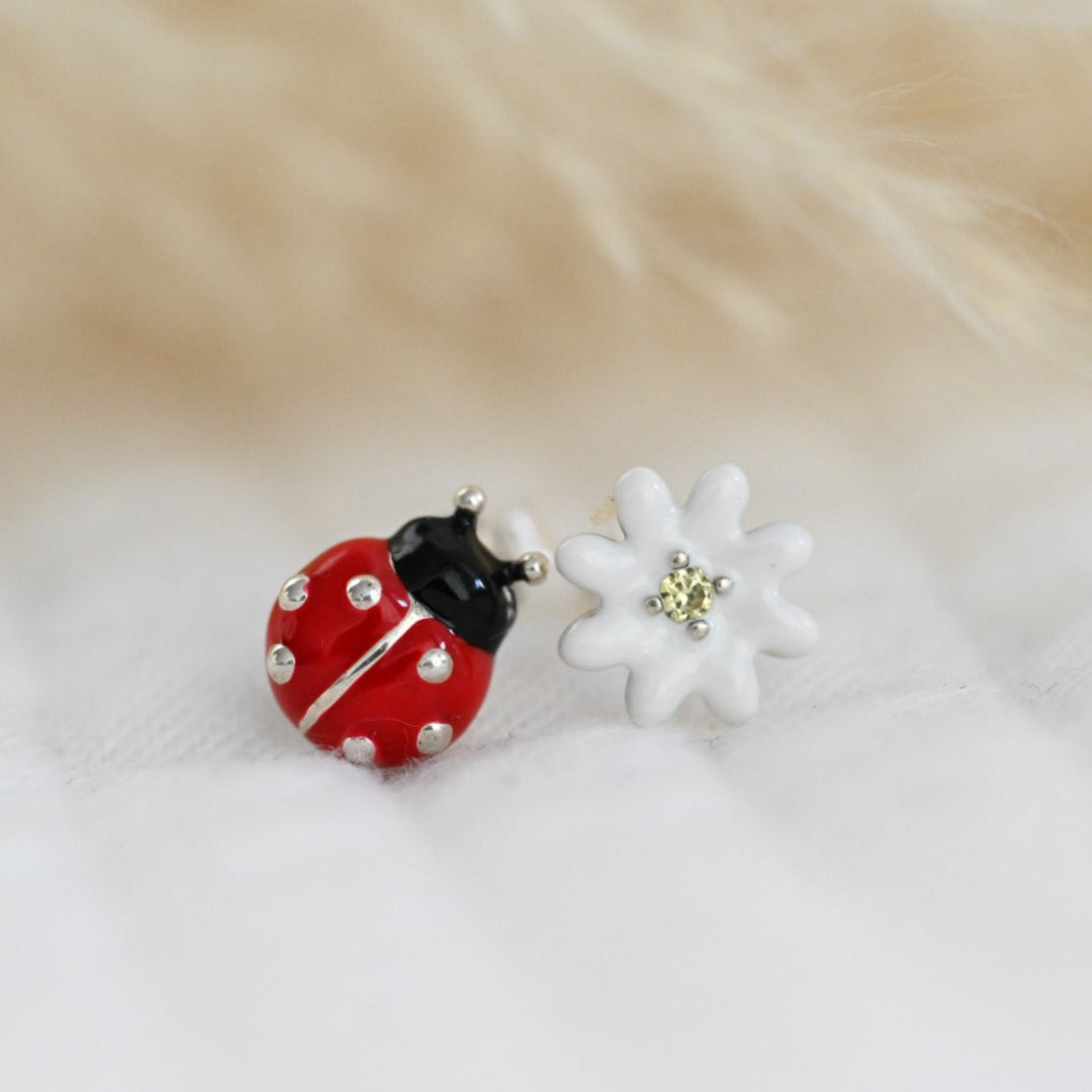 Asymmetrical stud earrings bee and daisy, 925 silver, enamel
