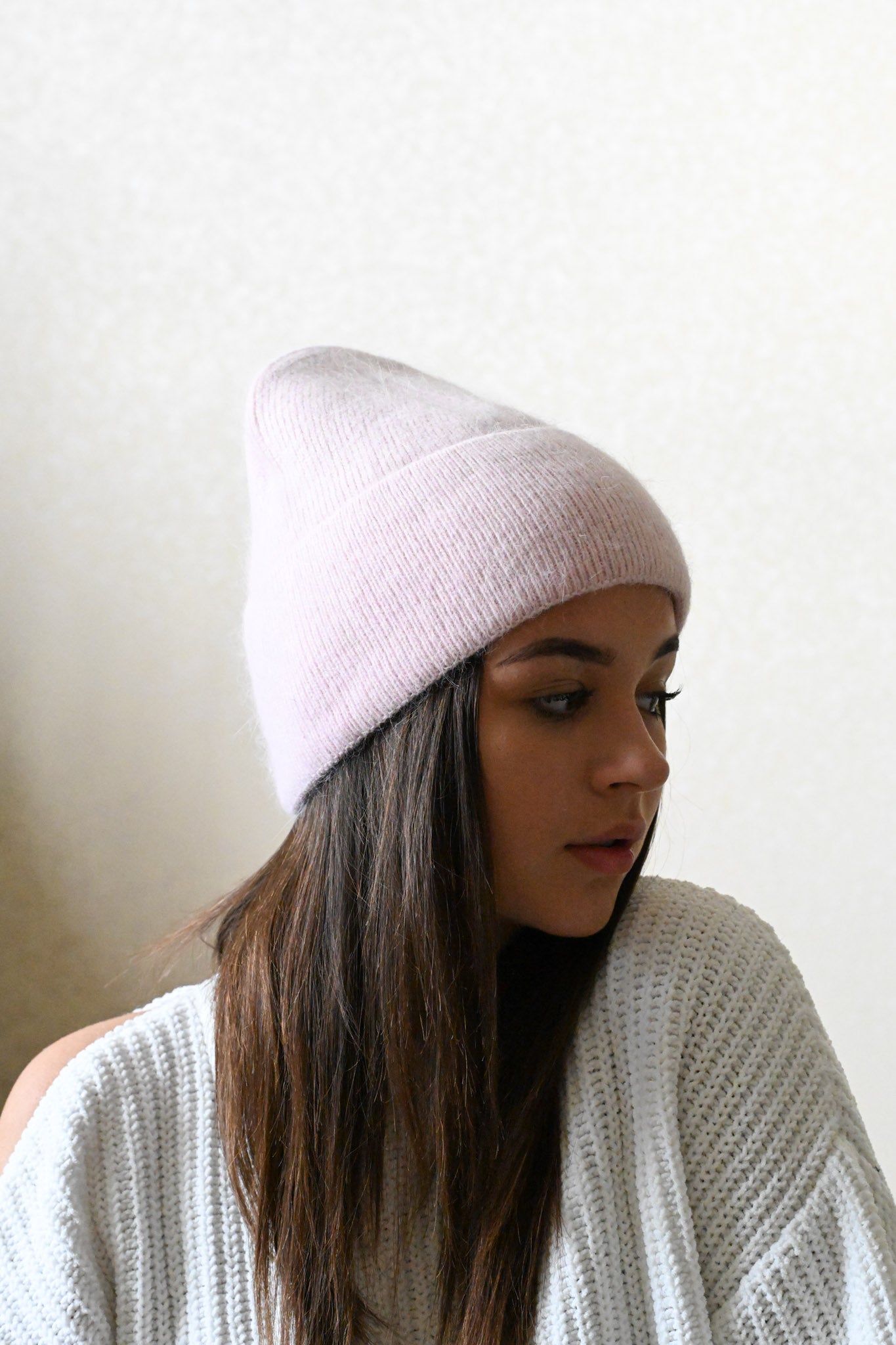 Warme, weiche und flauschige Mütze aus Merinowolle und Angorawolle, zart rosa