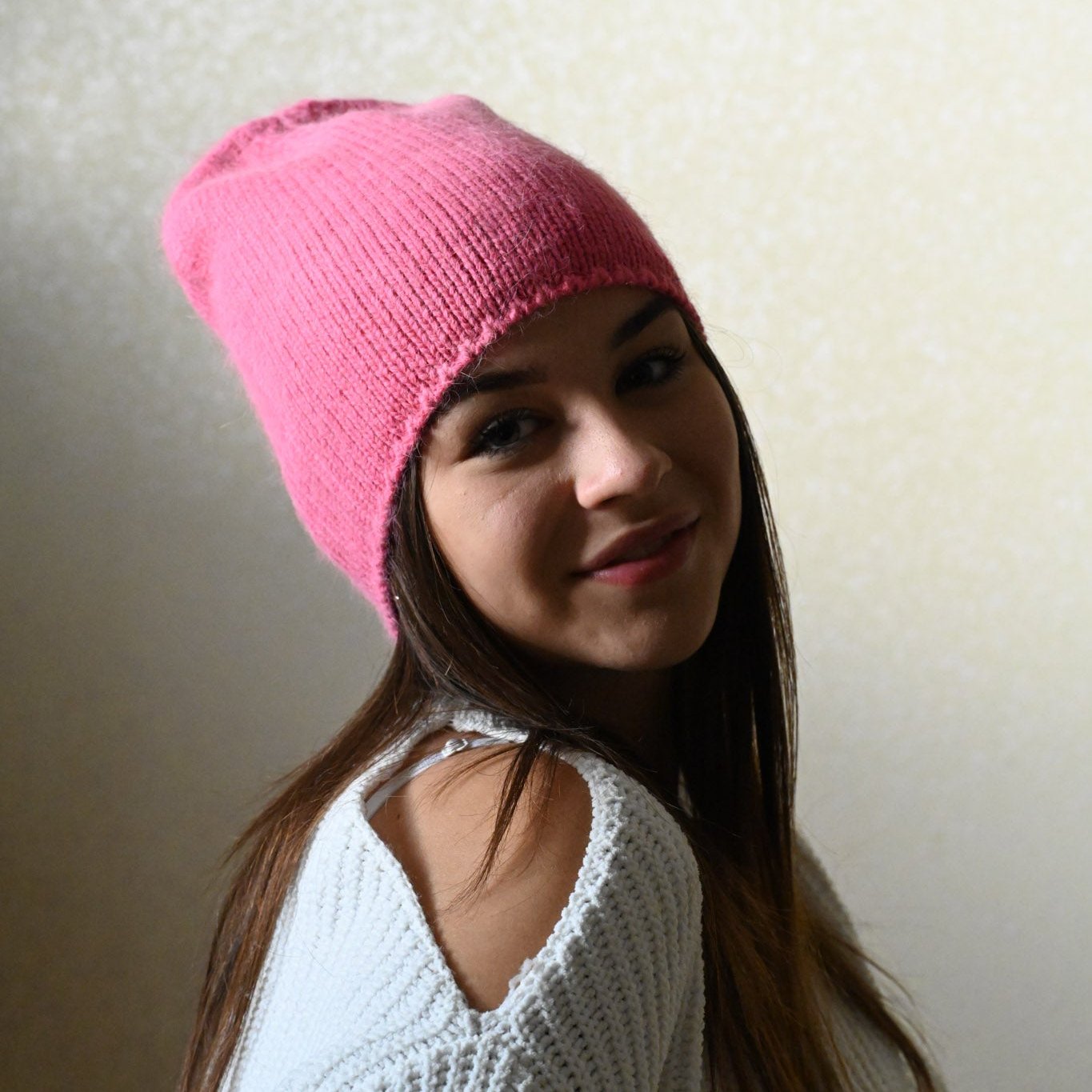 Thin soft beanie made of Angora wool, pink