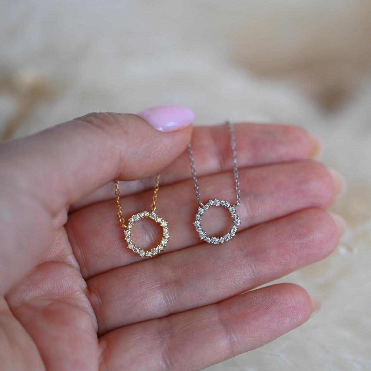 Necklace zircon circle silver