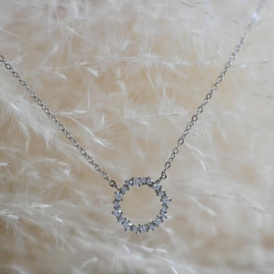 Necklace zircon circle silver