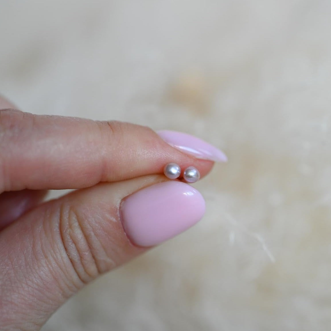 Winzige Perlenohrstecker Süßwasserperlen 3-4 mm