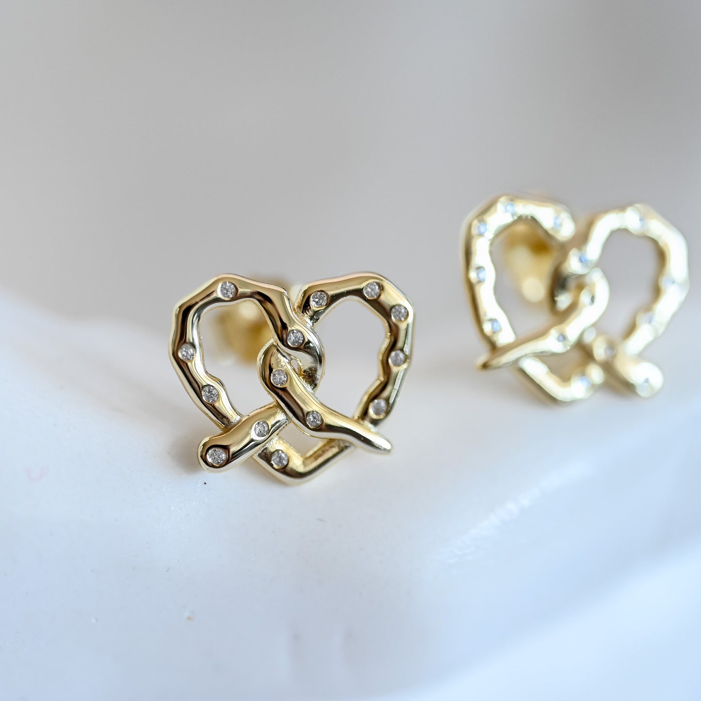 Ohrstecker große Breze mit Zirkon, 925 Sterling Silber 14K Gold