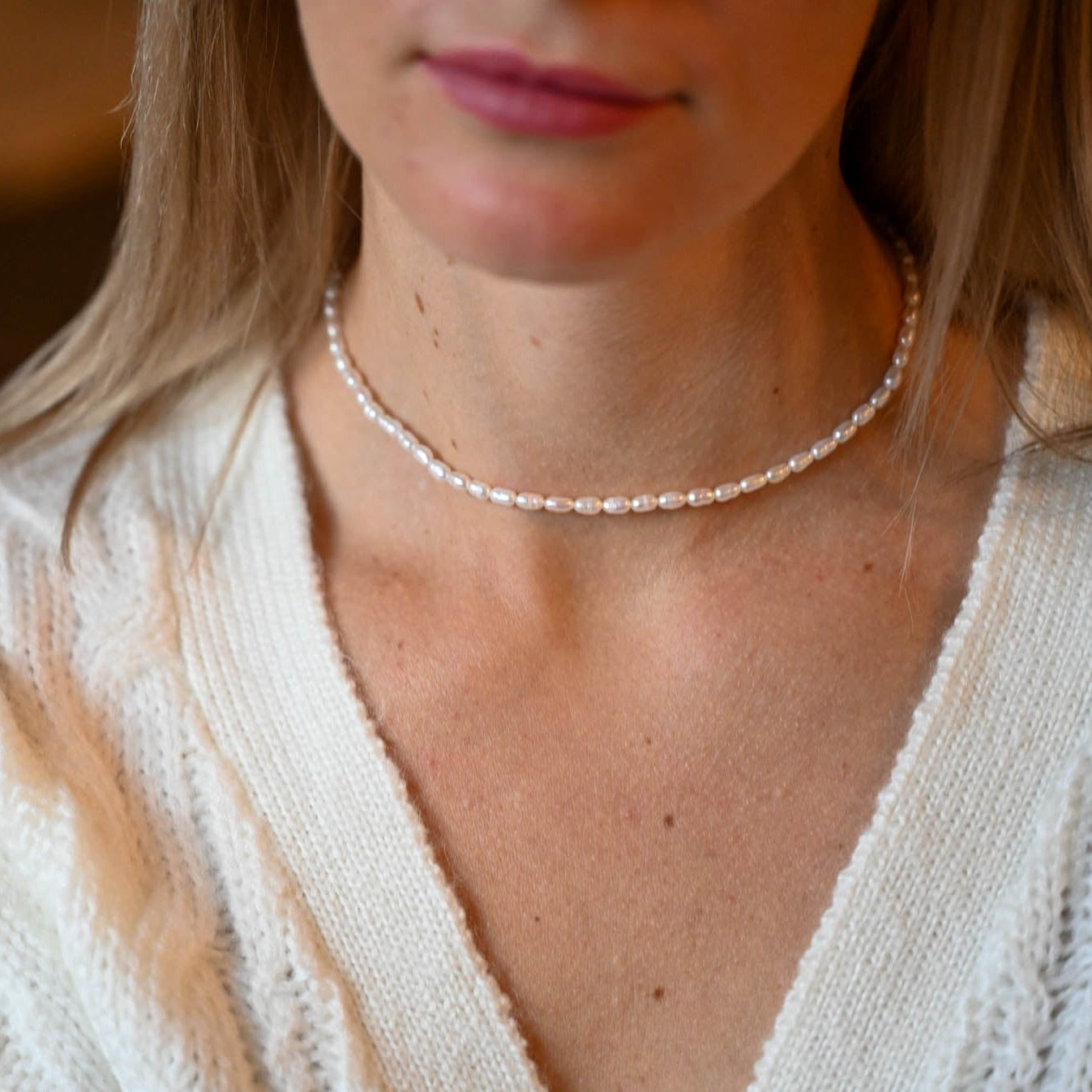 Choker made of natural freshwater pearls rice pearls