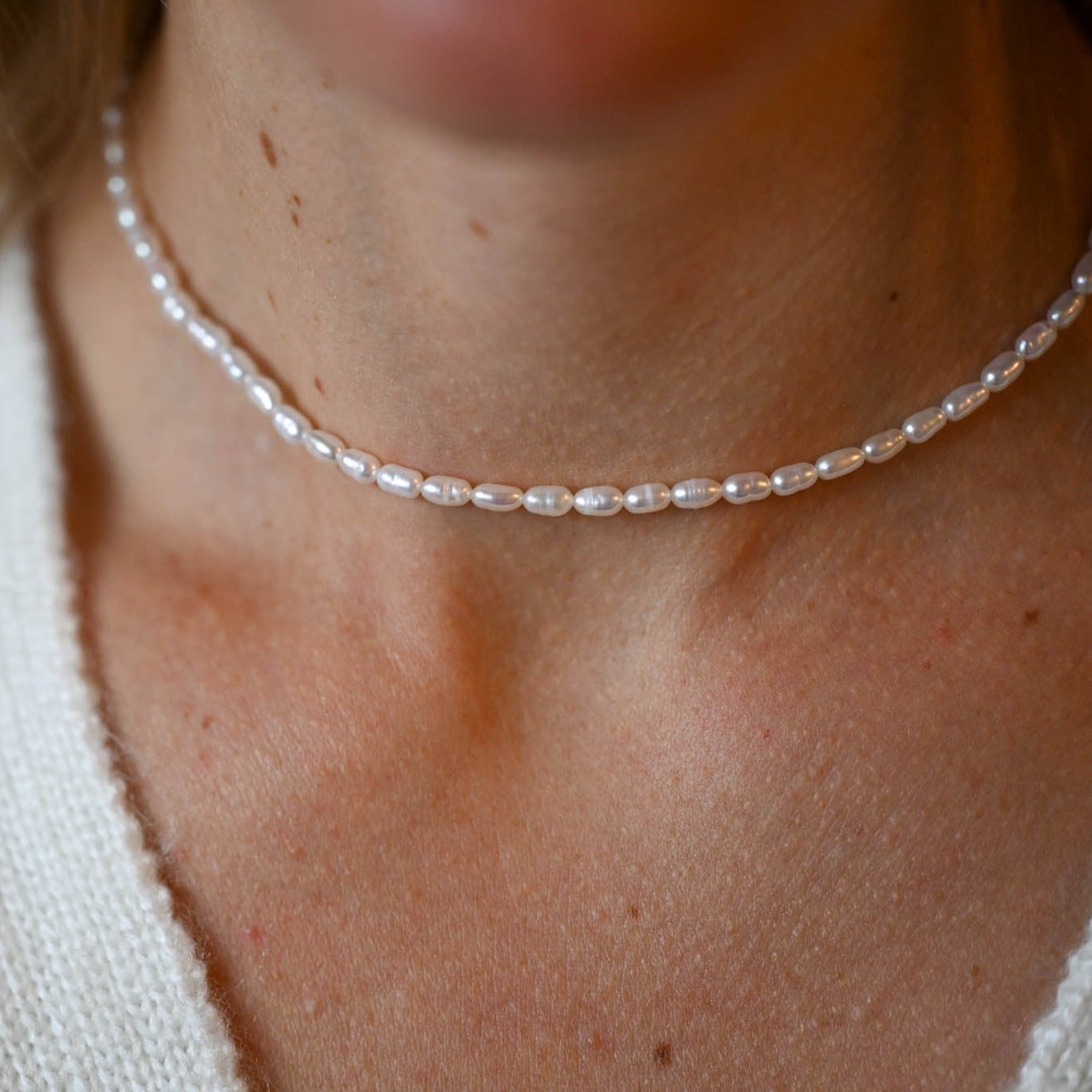 Choker made of natural freshwater pearls rice pearls