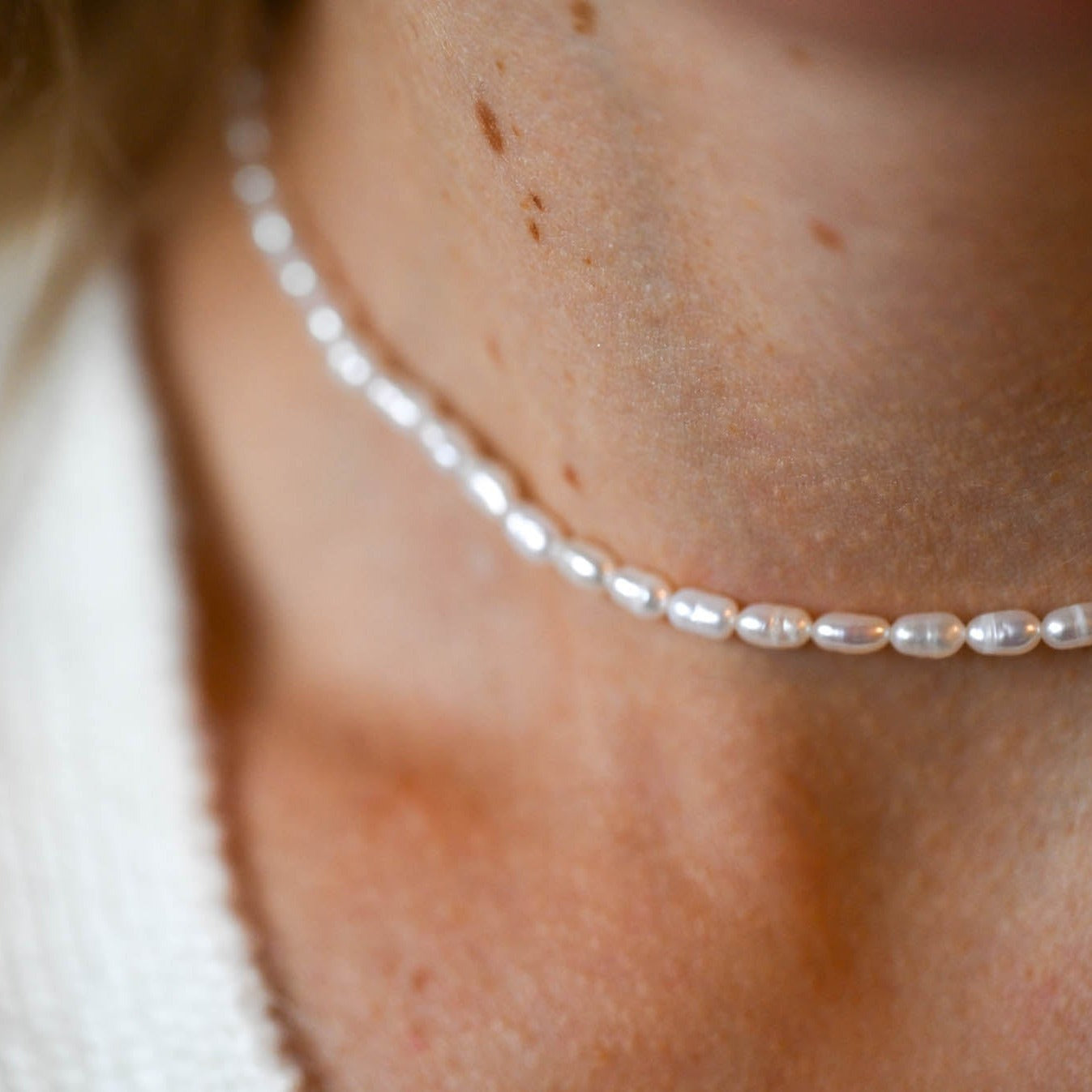 Choker made of natural freshwater pearls rice pearls