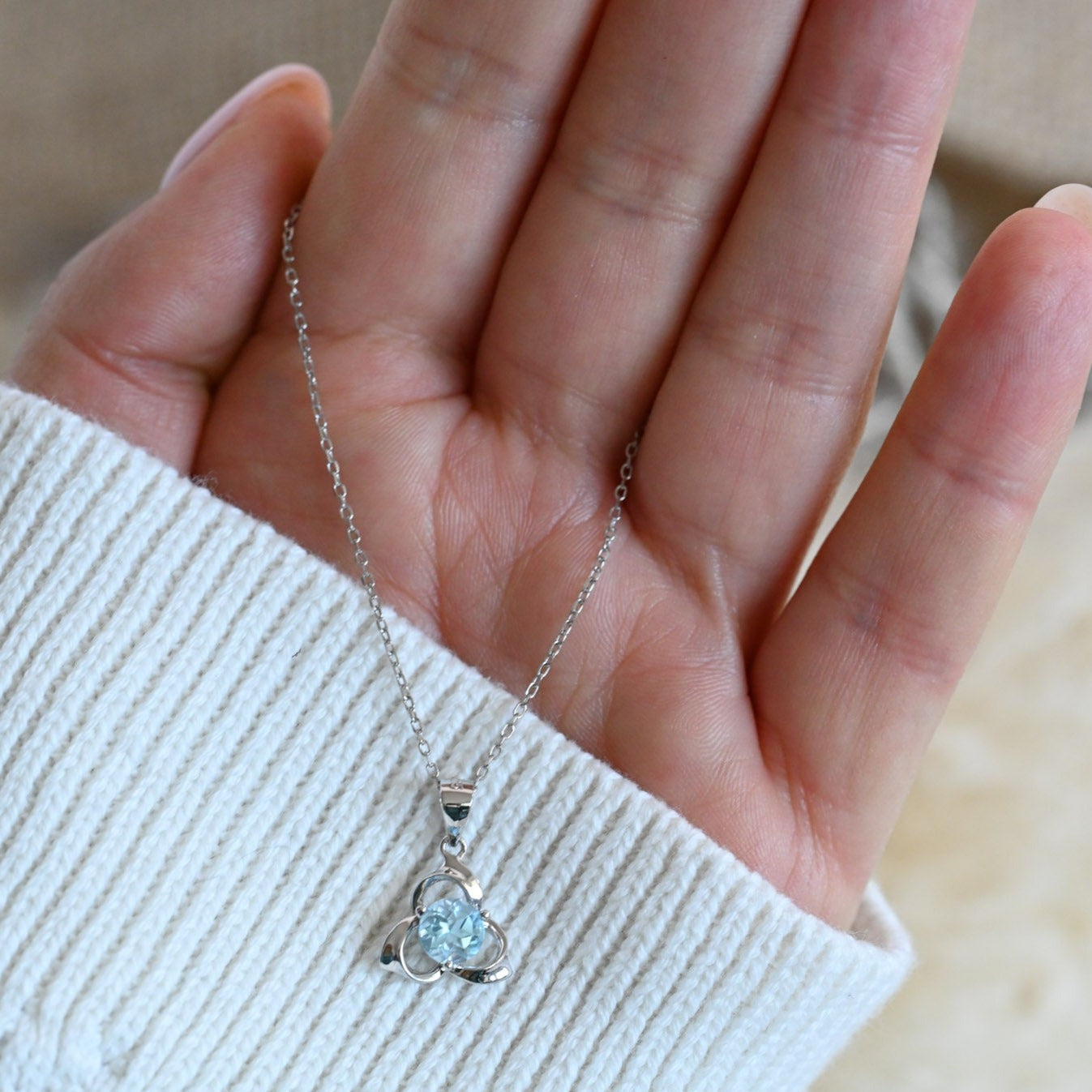 Zarte Minimalistische Halskette  Natürlicher Topaz Blume, 925er Silber, 18K Gold, Roségold