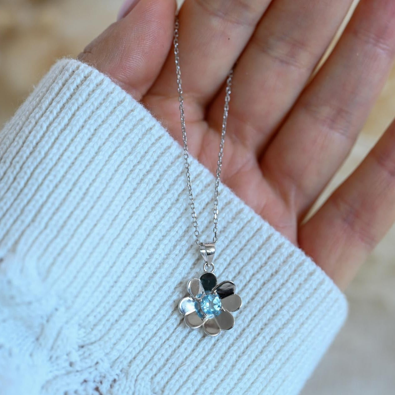 Delicate necklace with clover pendant and natural topaz, 925 silver