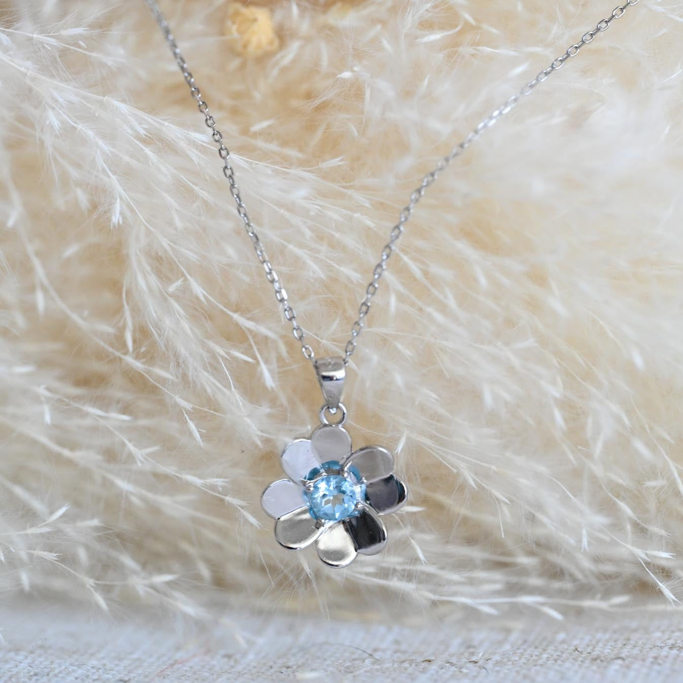 Delicate necklace with clover pendant and natural topaz, 925 silver