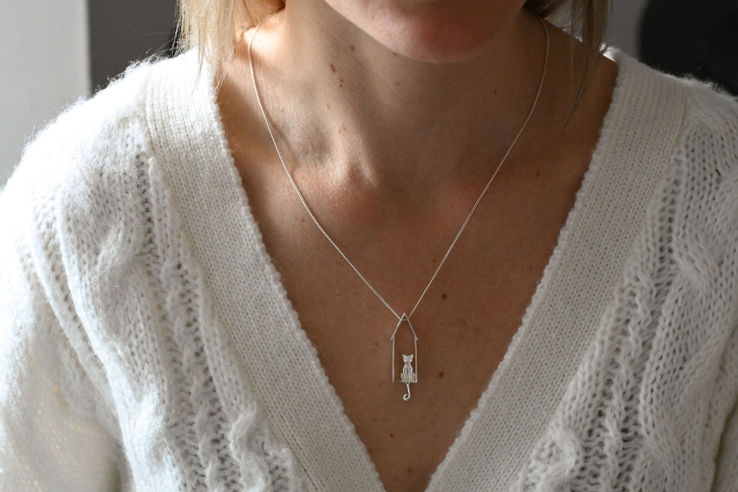 Handmade necklace cat in the house, 925 silver, 18K gold