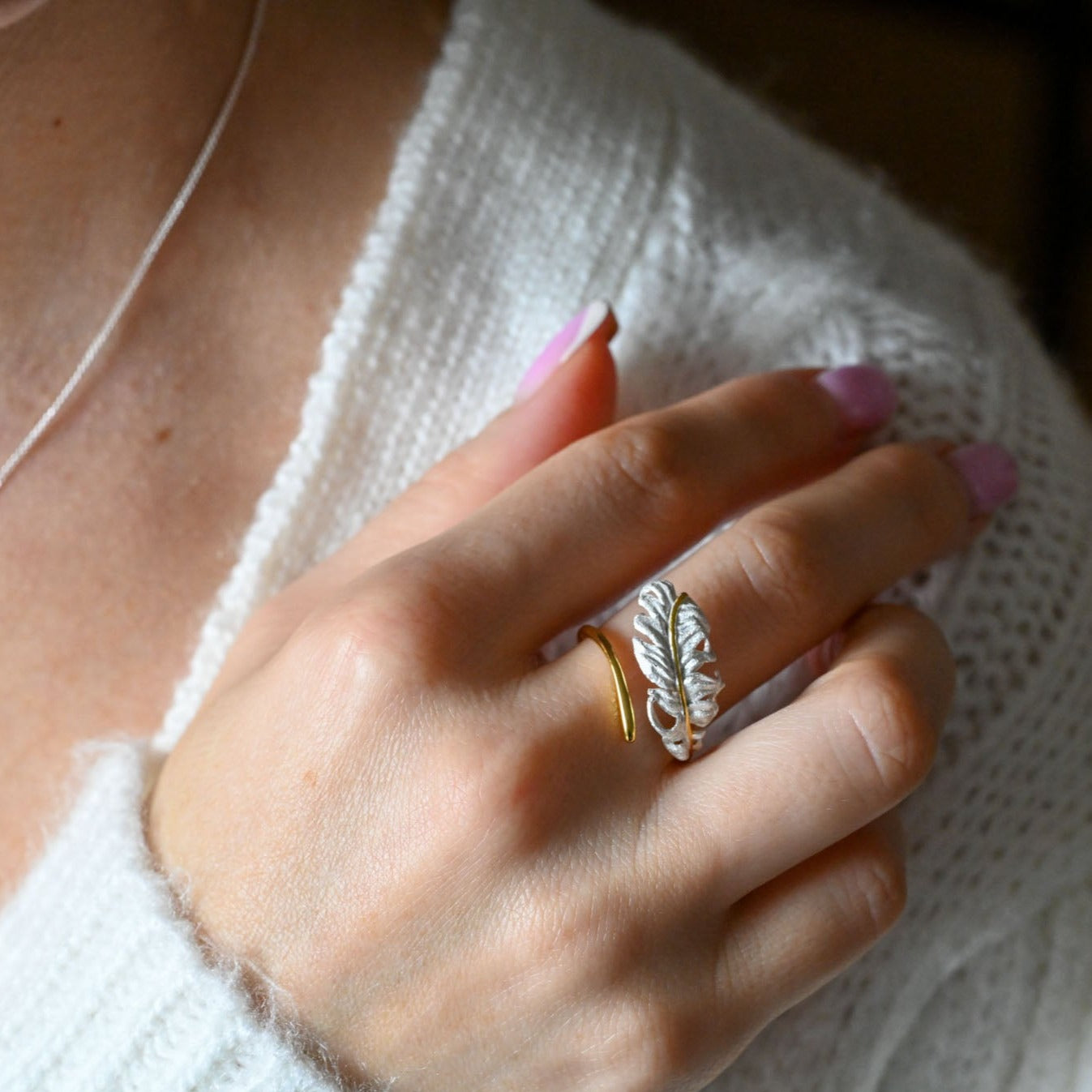Delicate ring feather