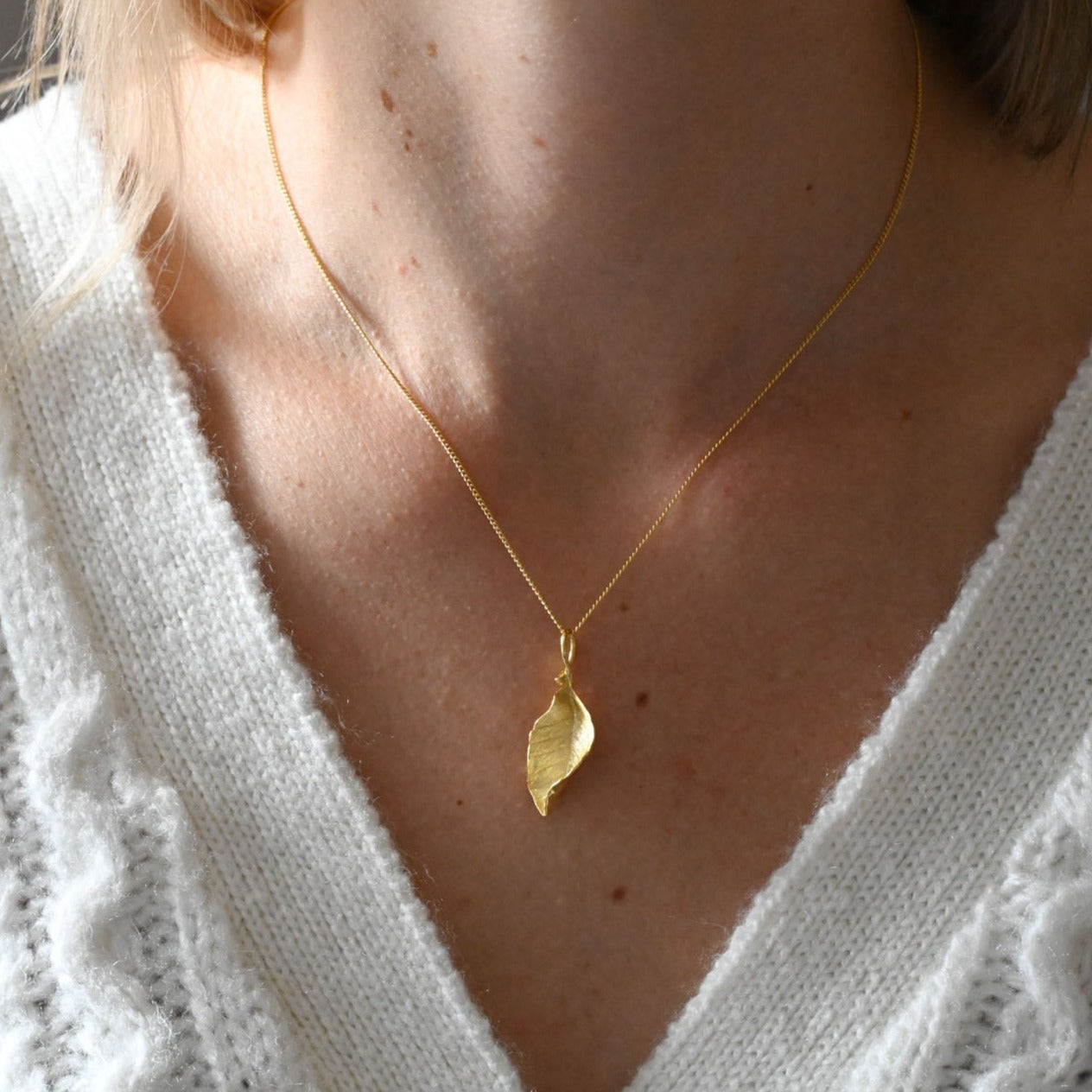 Necklace "Flying Autumn Leaf", 925 silver, 18K gold