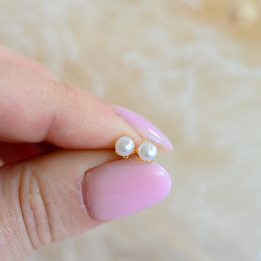 Small classic pearl stud earrings, 4mm, 5mm, 6mm