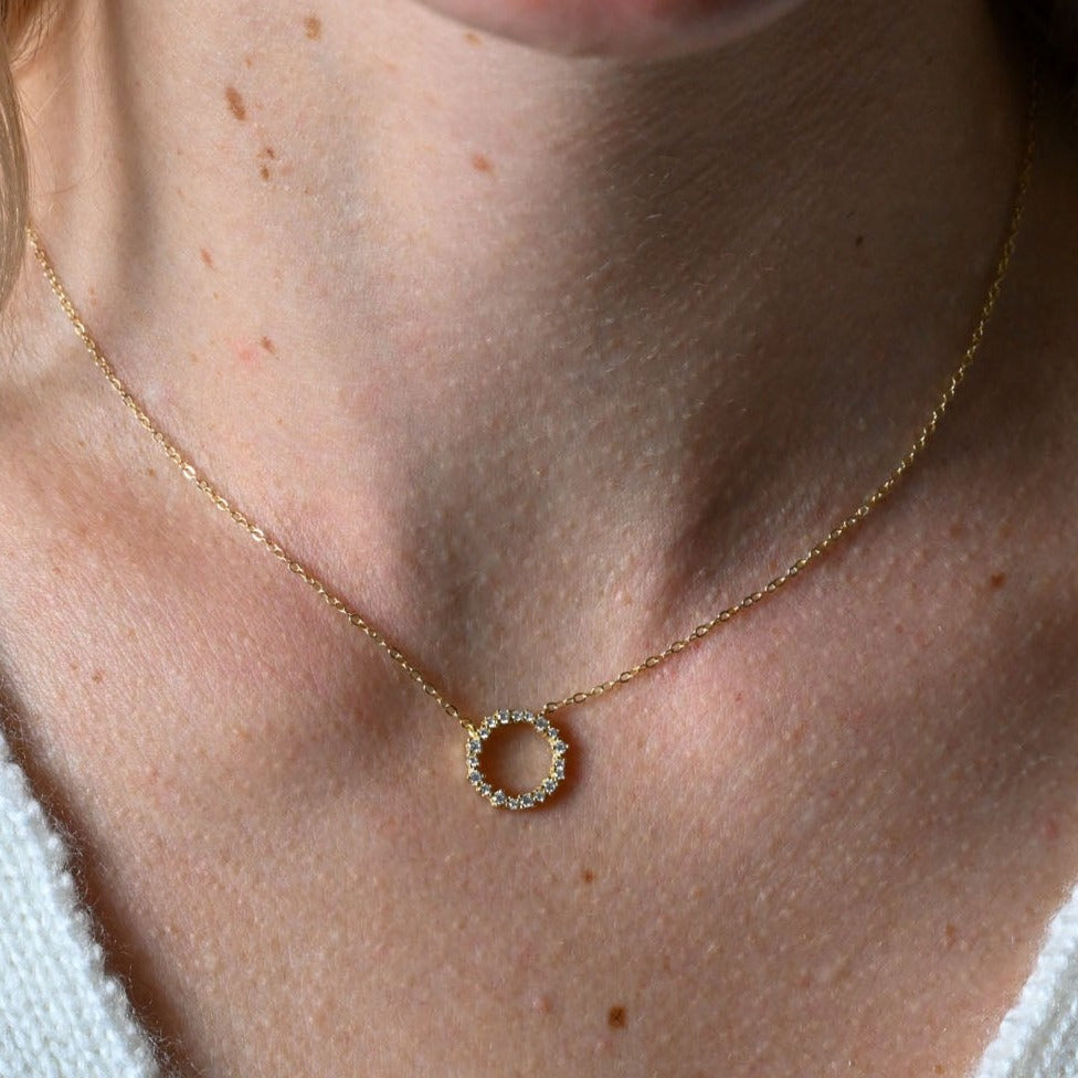 Necklace zircon circle silver