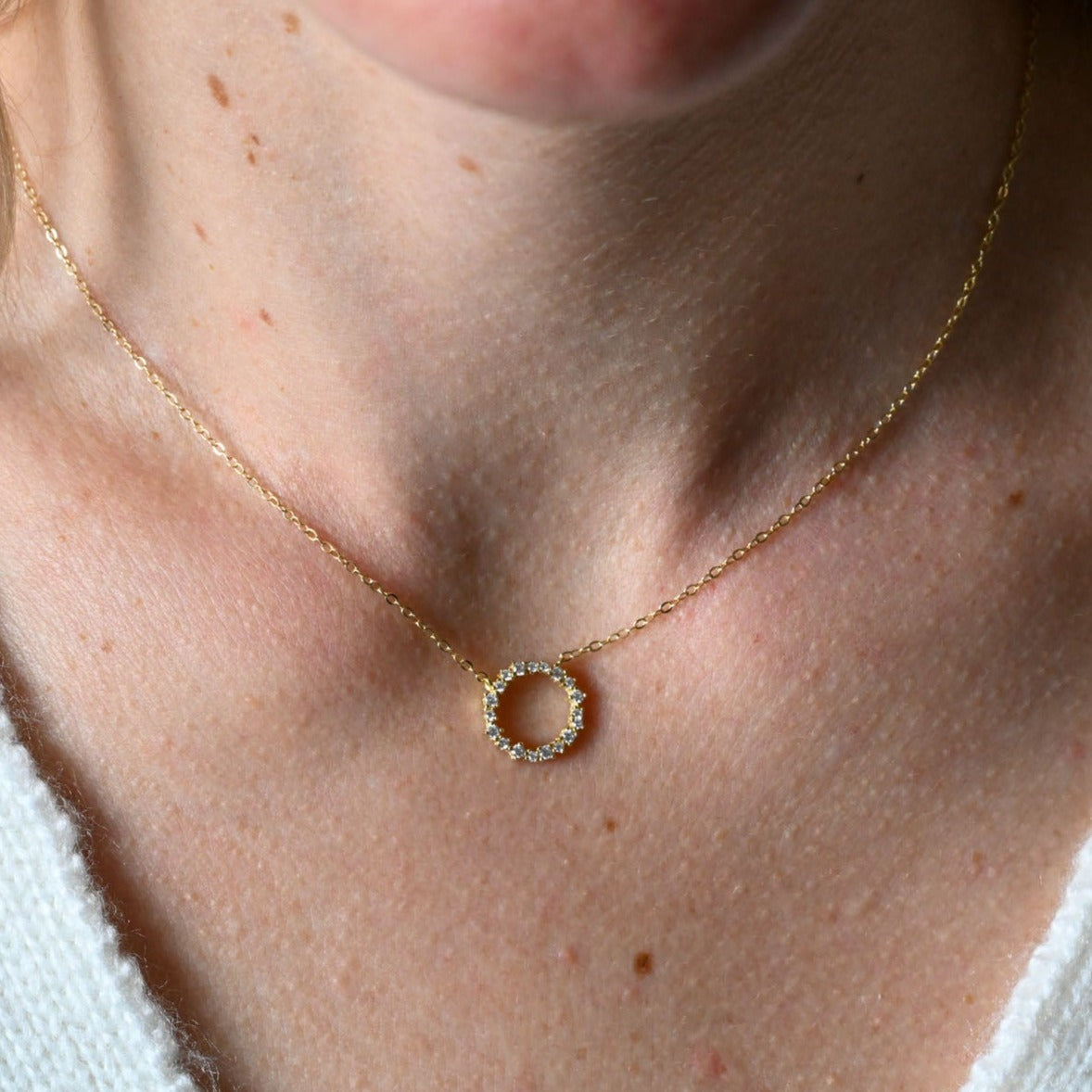 Necklace zircon circle silver