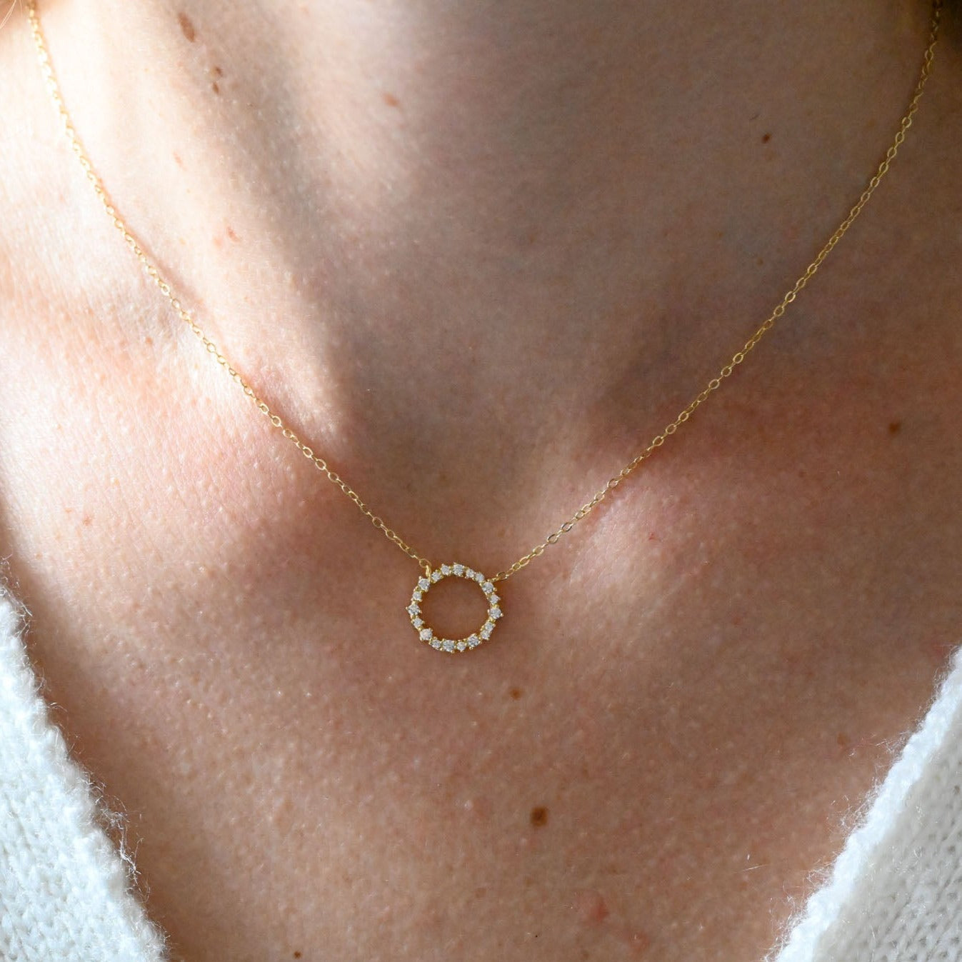 Necklace zircon circle silver