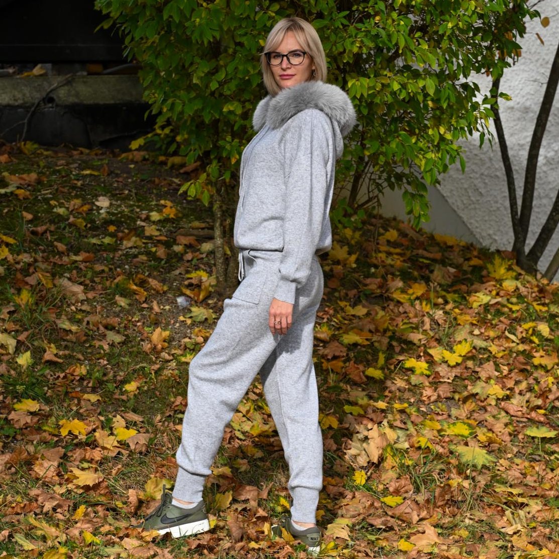 Women's cashmere suit with hood, light grey
