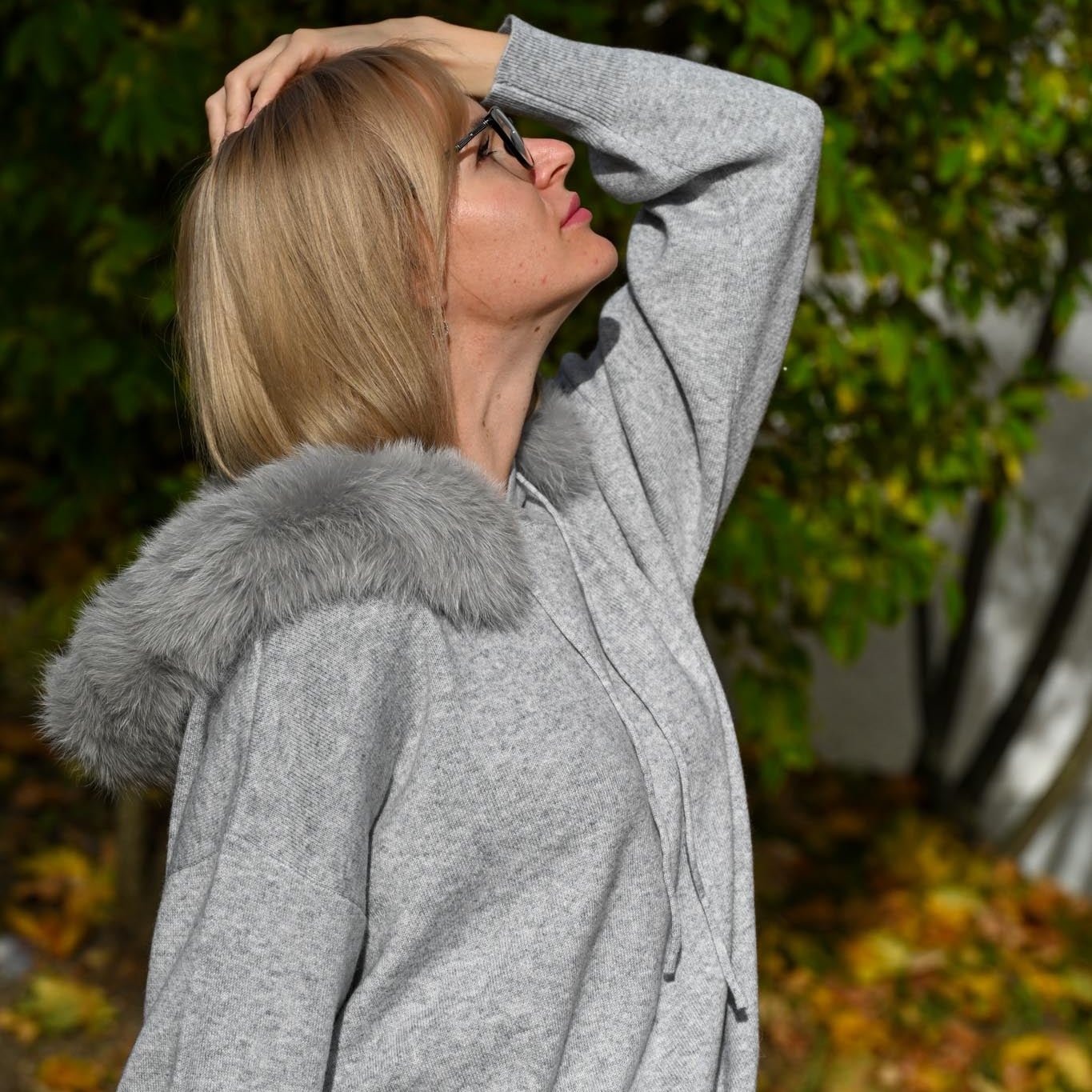 Women's cashmere suit with hood, light grey