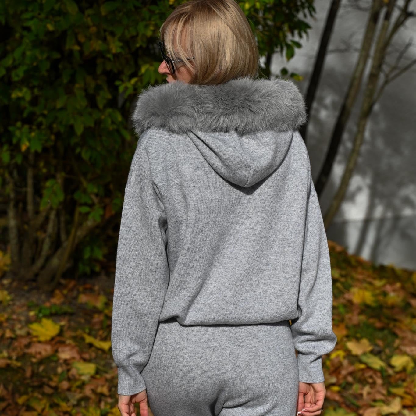 Women's cashmere suit with hood, light grey