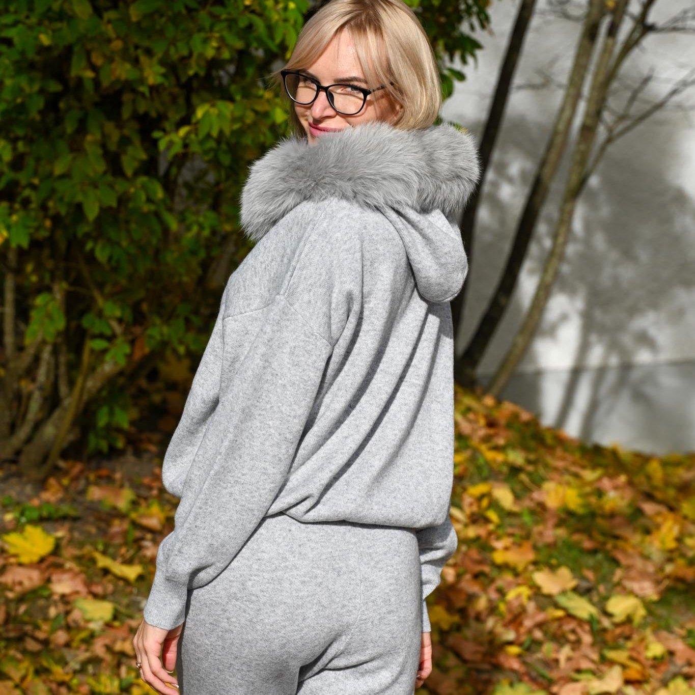 Women's cashmere suit with hood, light grey