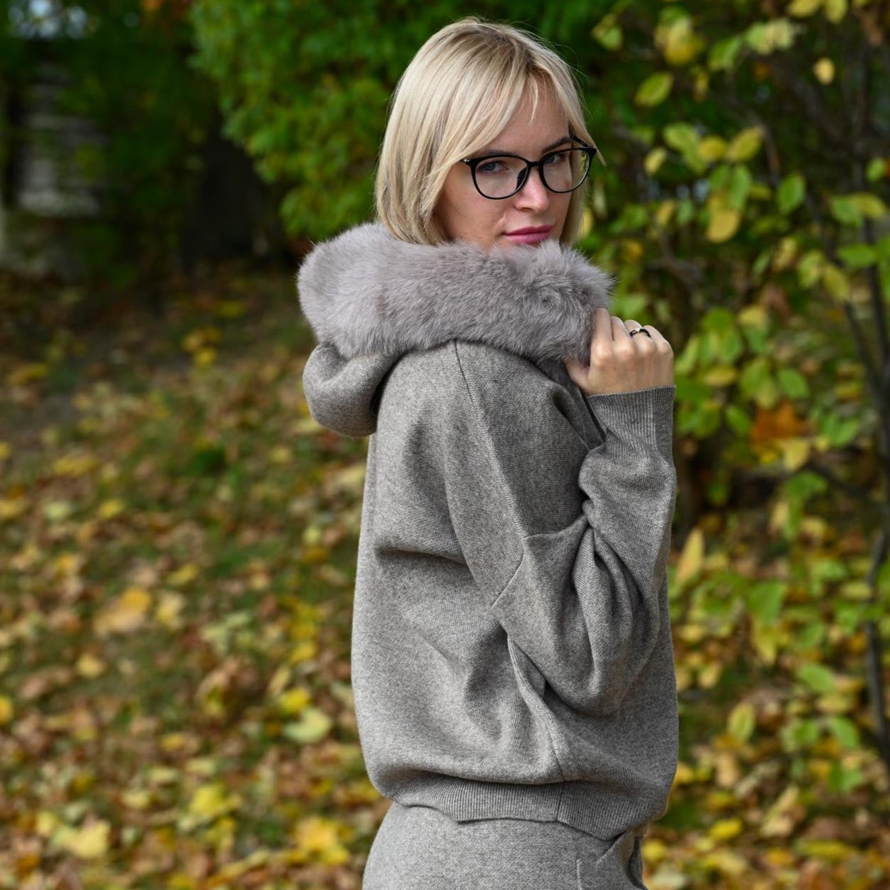 Women's cashmere suit with hood, cappuccino