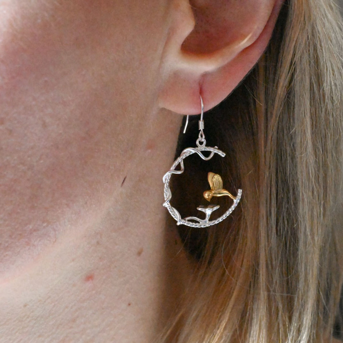 Handmade hummingbird bird drinking from the flower, 925 silver, 18K gold