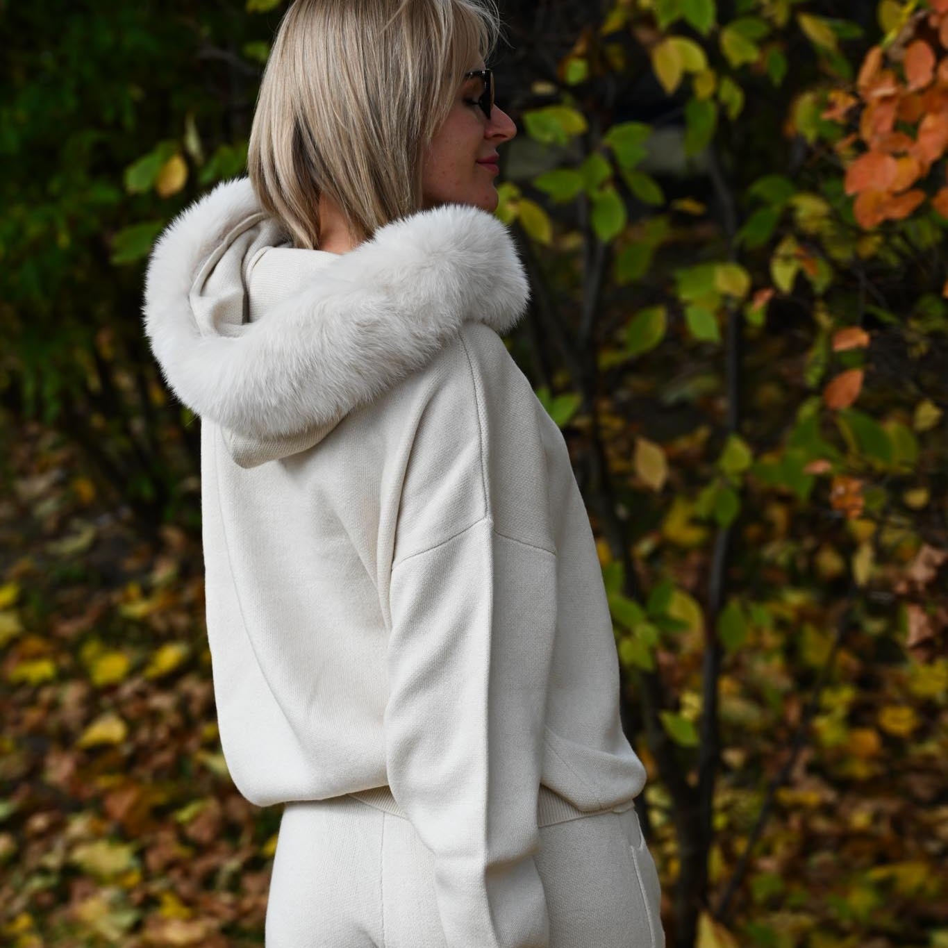 Women's cashmere suit with hood, beige