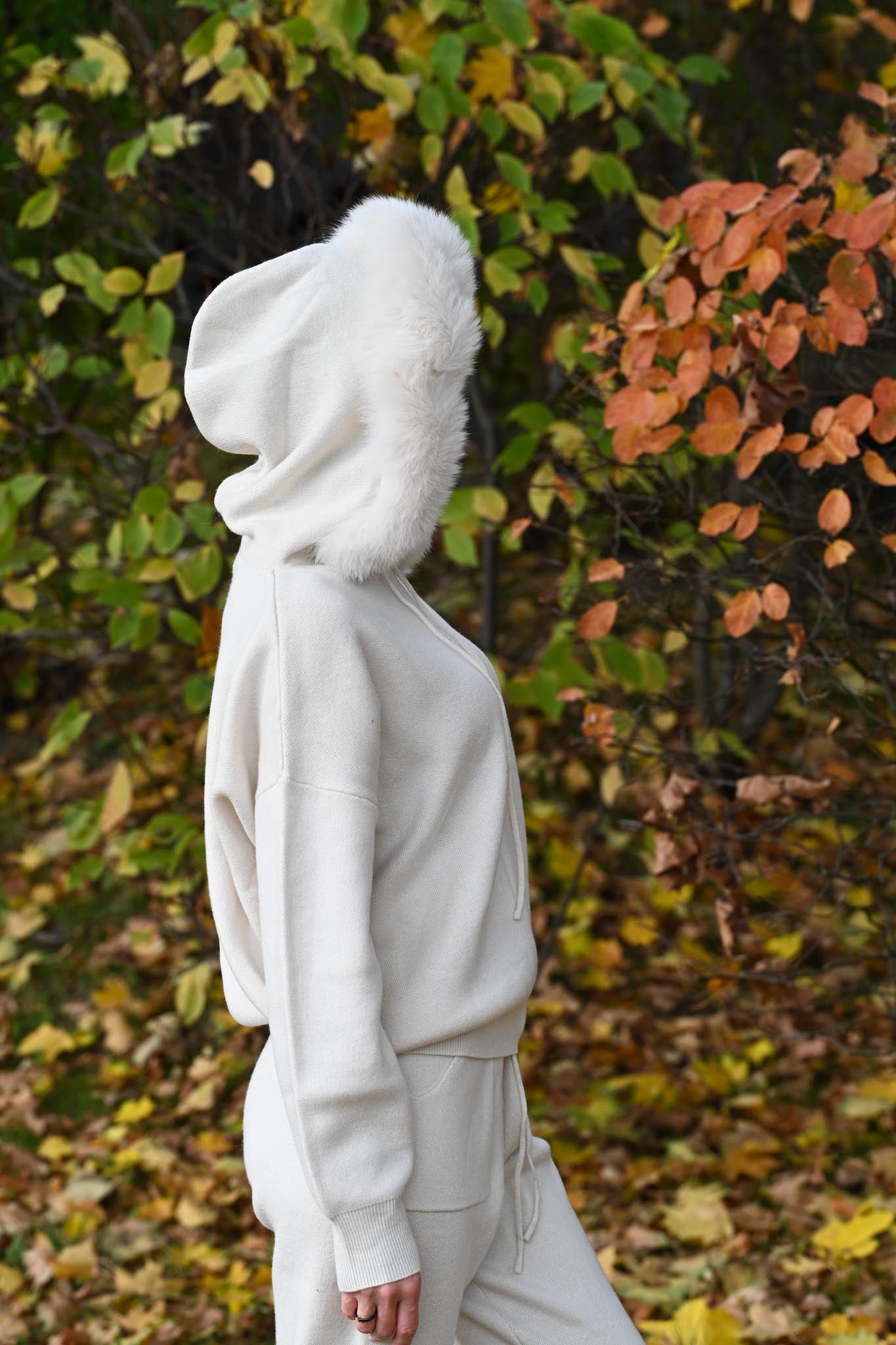 Women's cashmere suit with hood, beige