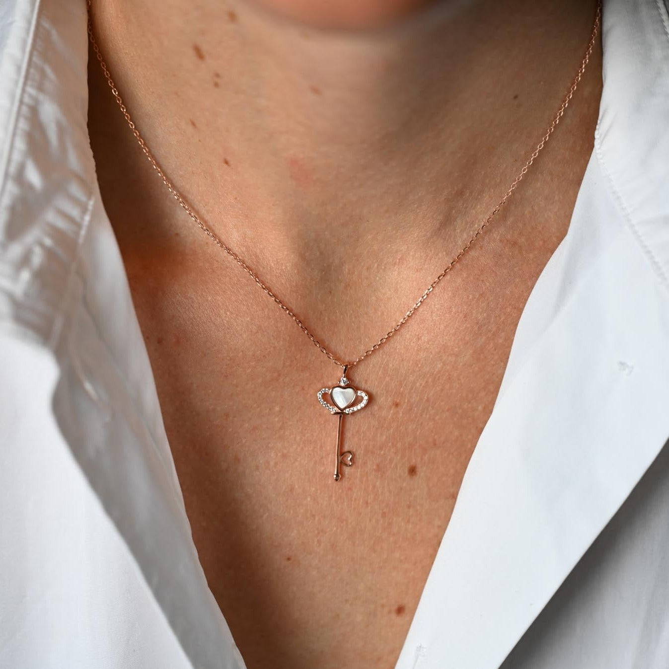 Minimalist necklace sunflower