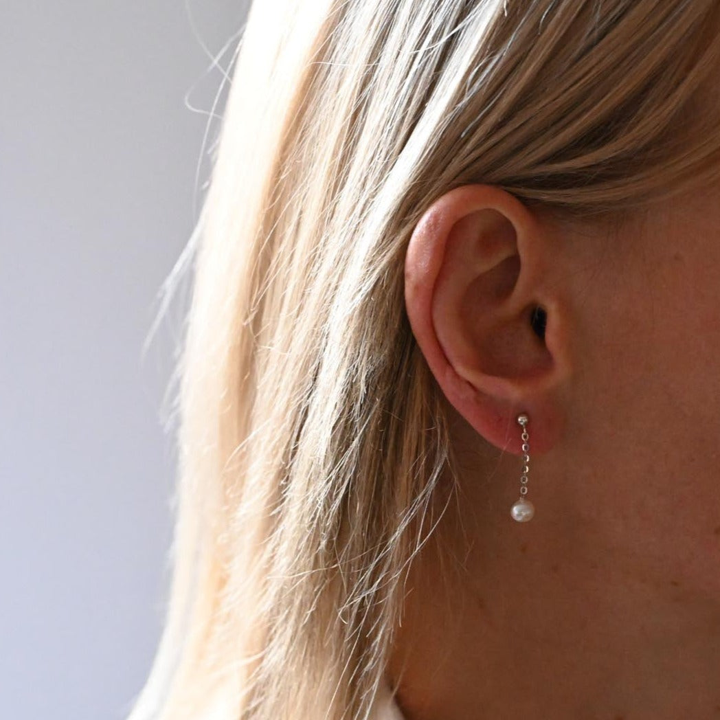 Handmade minimalist chain earrings, freshwater pearl, 925 silver