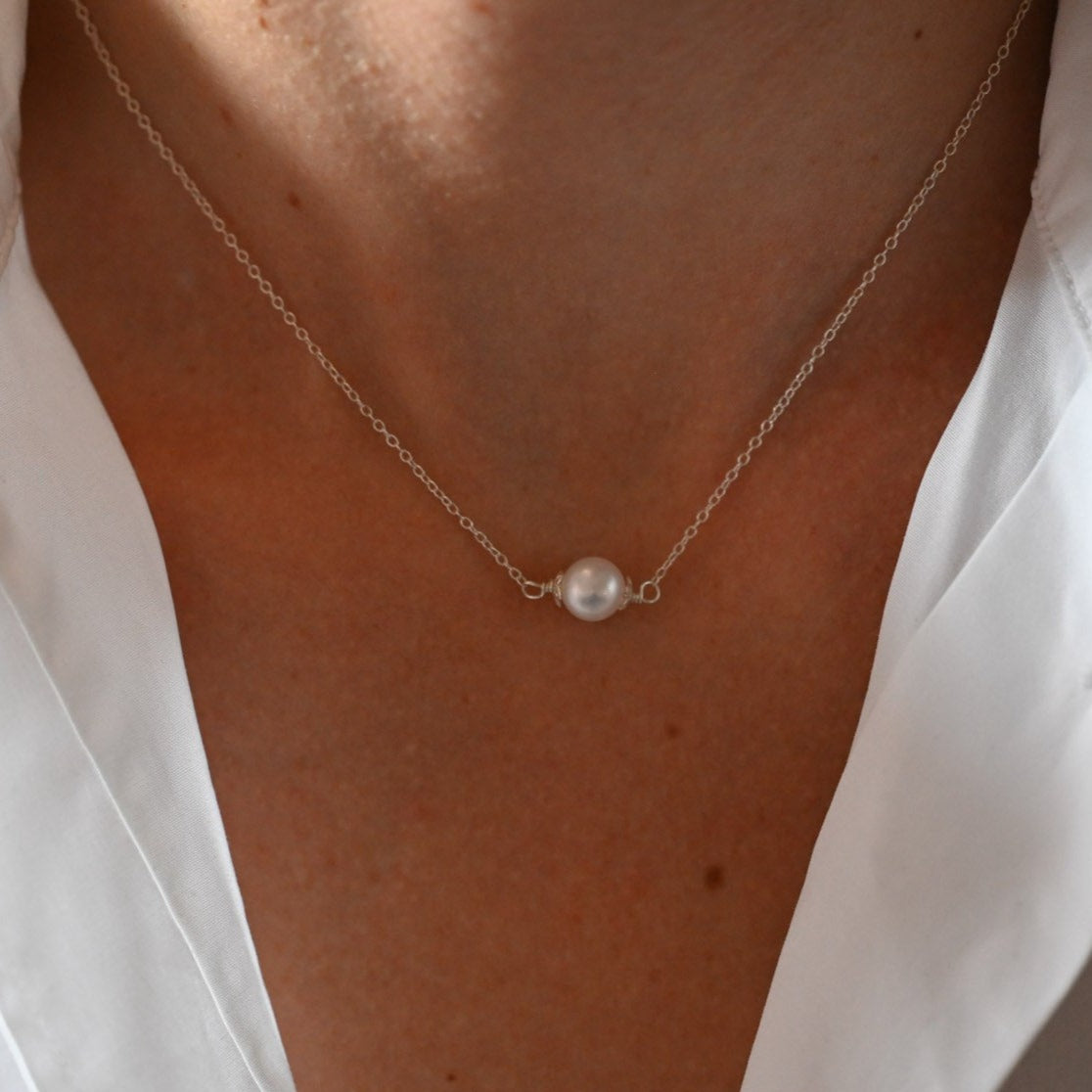 Delicate Minimalist Pearl Necklace made of 925 Sterling Silver