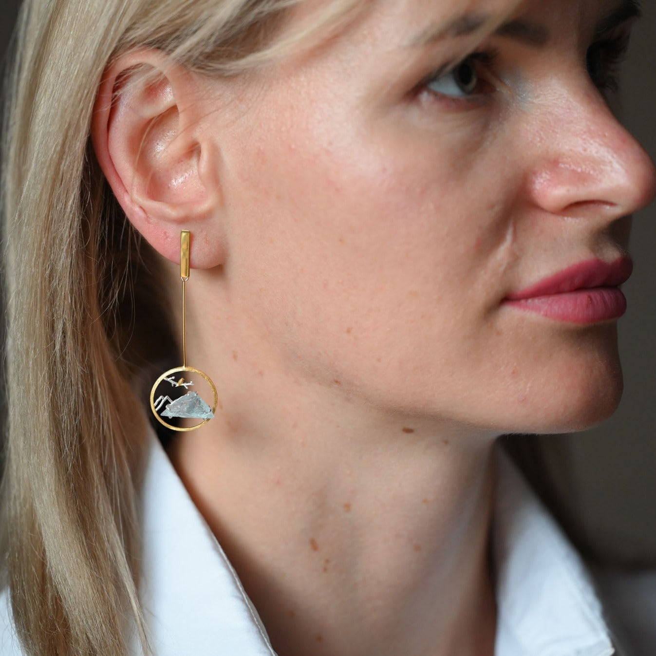 Handgemachte Hängeohrringe Aquamarin Berge, 925er Silber, 18K Gold