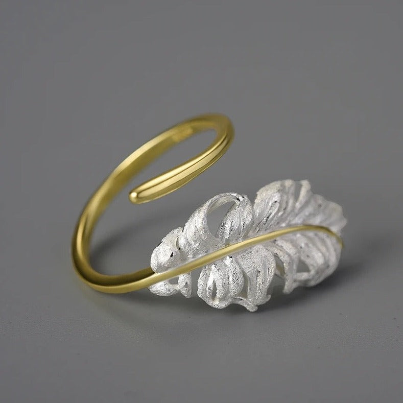Delicate ring feather