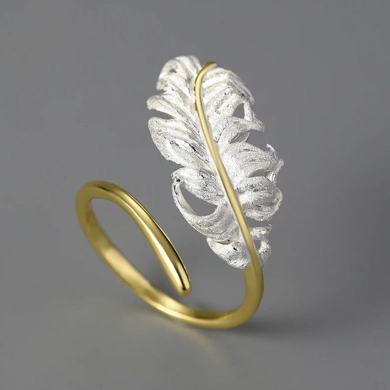 Delicate ring feather
